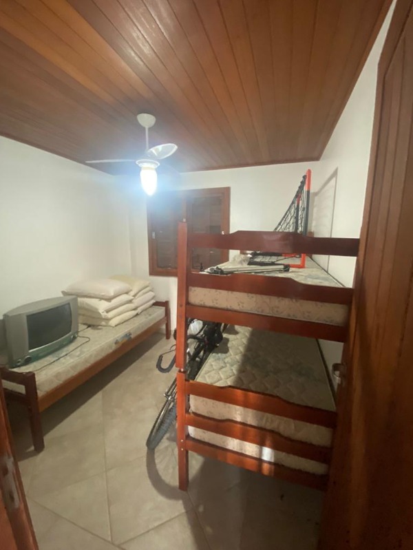 Casa à venda com 4 quartos, 200m² - Foto 18