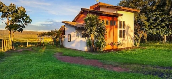 Vende-se chácara em Delfinópolis  (Cidade conhecida como Cidade Paraíso pois contém mais de 200 cachoeiras cristalinas n