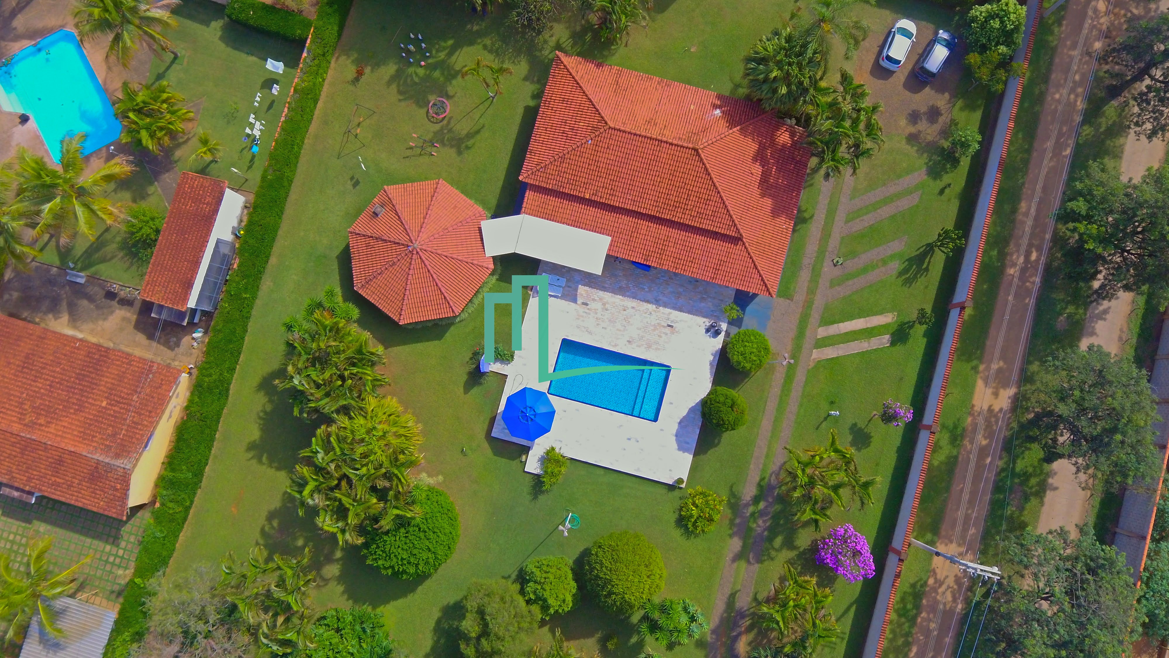 EXCELENTE CHÁCARA À VENDA NO RECANTO OURO VERDE Chacara com 5.000 metros, sendo 50x100, em localização privilegiada do