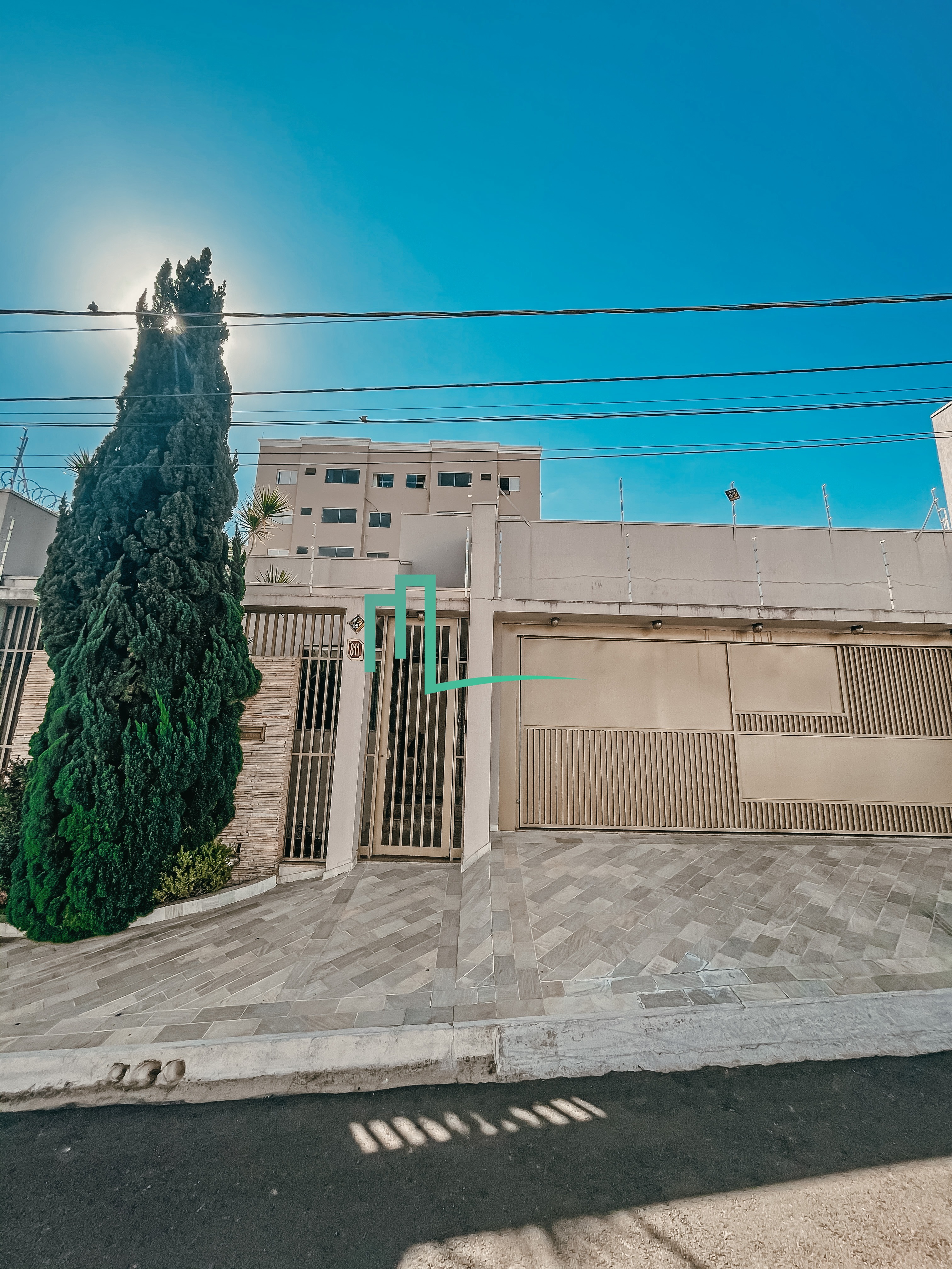 Linda residencia à venda no Bairro São josé!  Imóvel localizado em área nobre da cidade, com um lindo acabamento fino. C