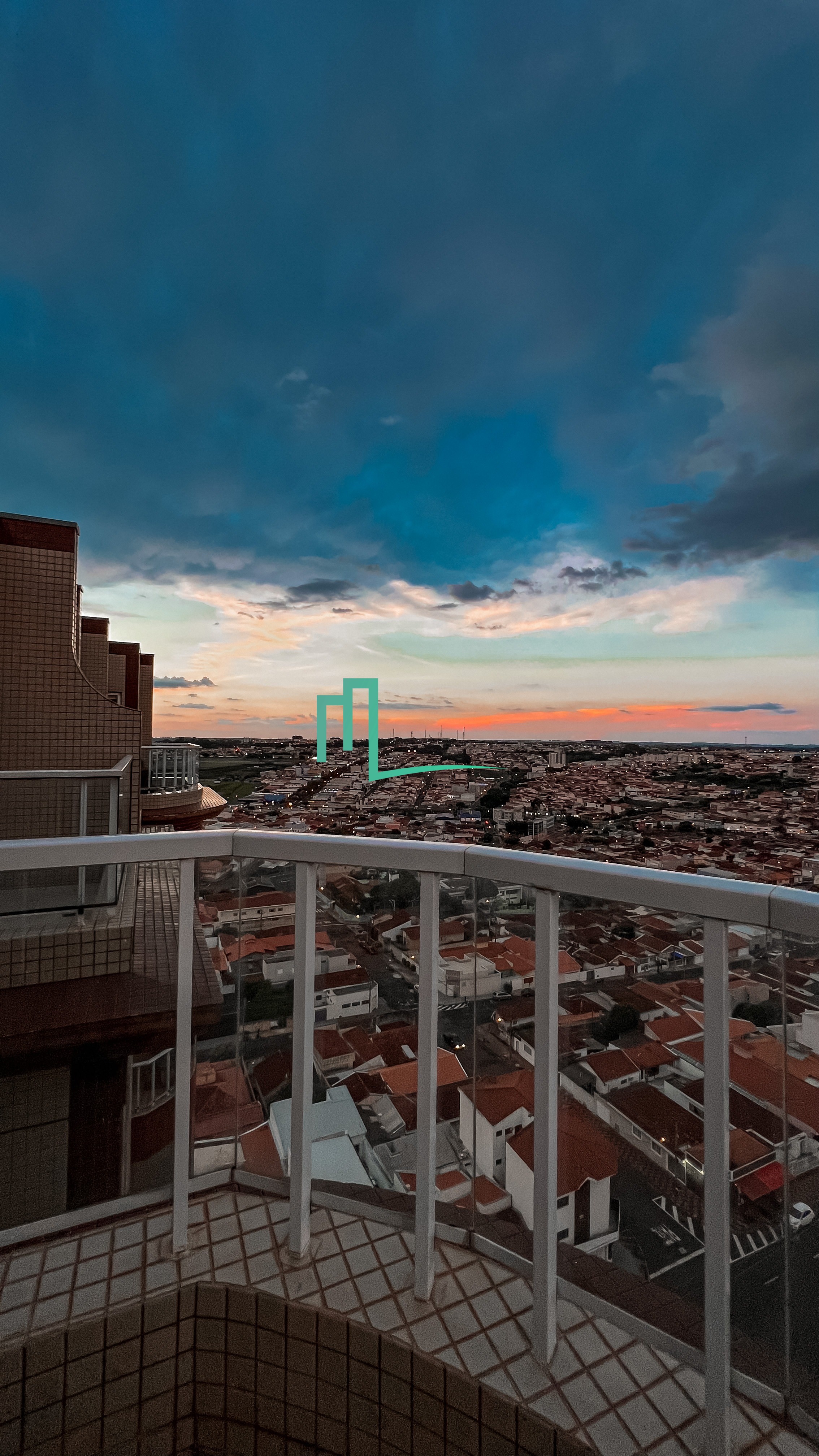 Venha morar em uma cobertura de alto padrão em uma localização privilegiada em Franca!  Linda cobertura duplex à venda n