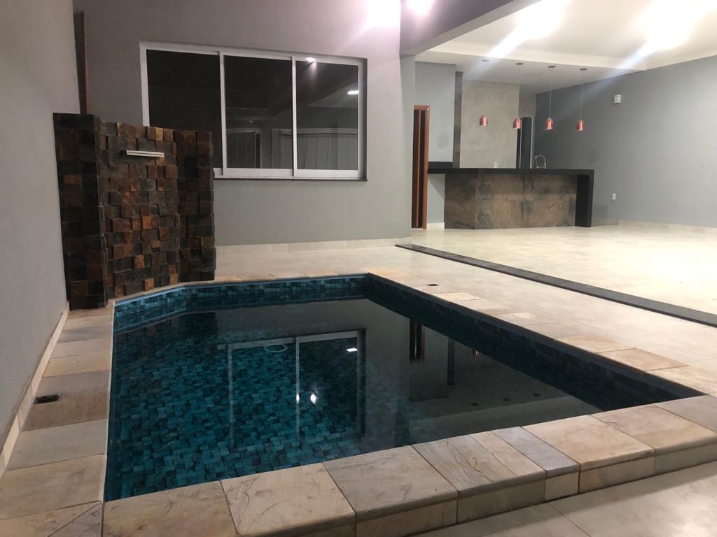 LINDA RESIDÊNCIA NOVA DISPONIVEL À VENDA NO JARDIM PIRATININGA 1   - Três suites  - Ambientes amplos e integrados - Gara