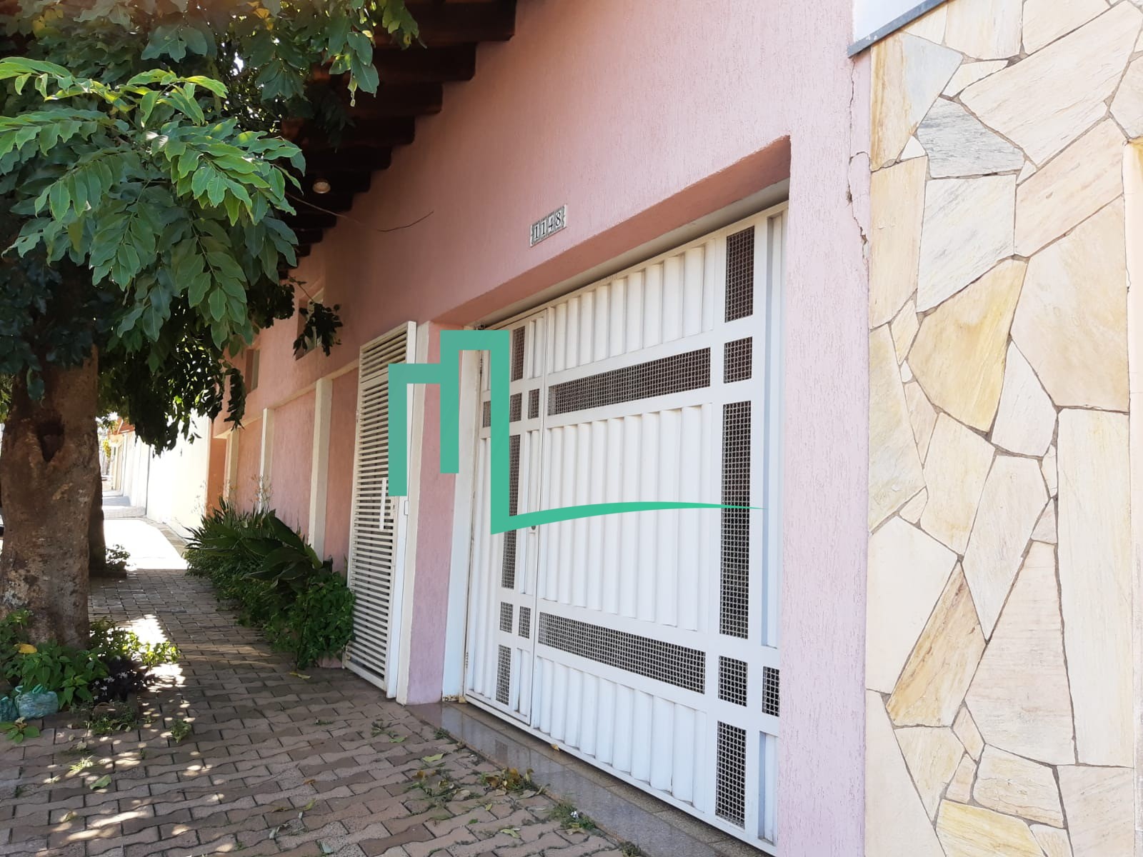 Ótima residência a venda na Vila Industrial - 250,50 m² de terreno - 126,65 m² de construção - 3 dormitórios - 1 suíte -