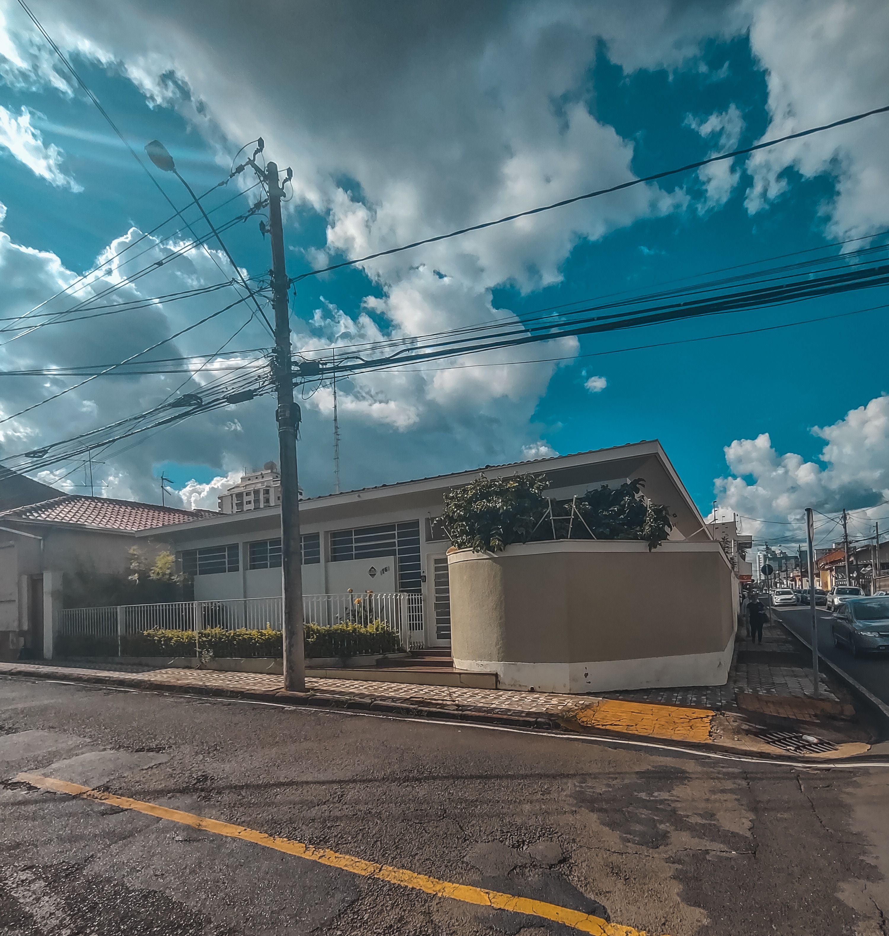 Excelente Imóvel no Centro de Franca com Localização Privilegiada:  - 5 Quartos - 5 Banheiros - 4 Salas - Área Gourmet -