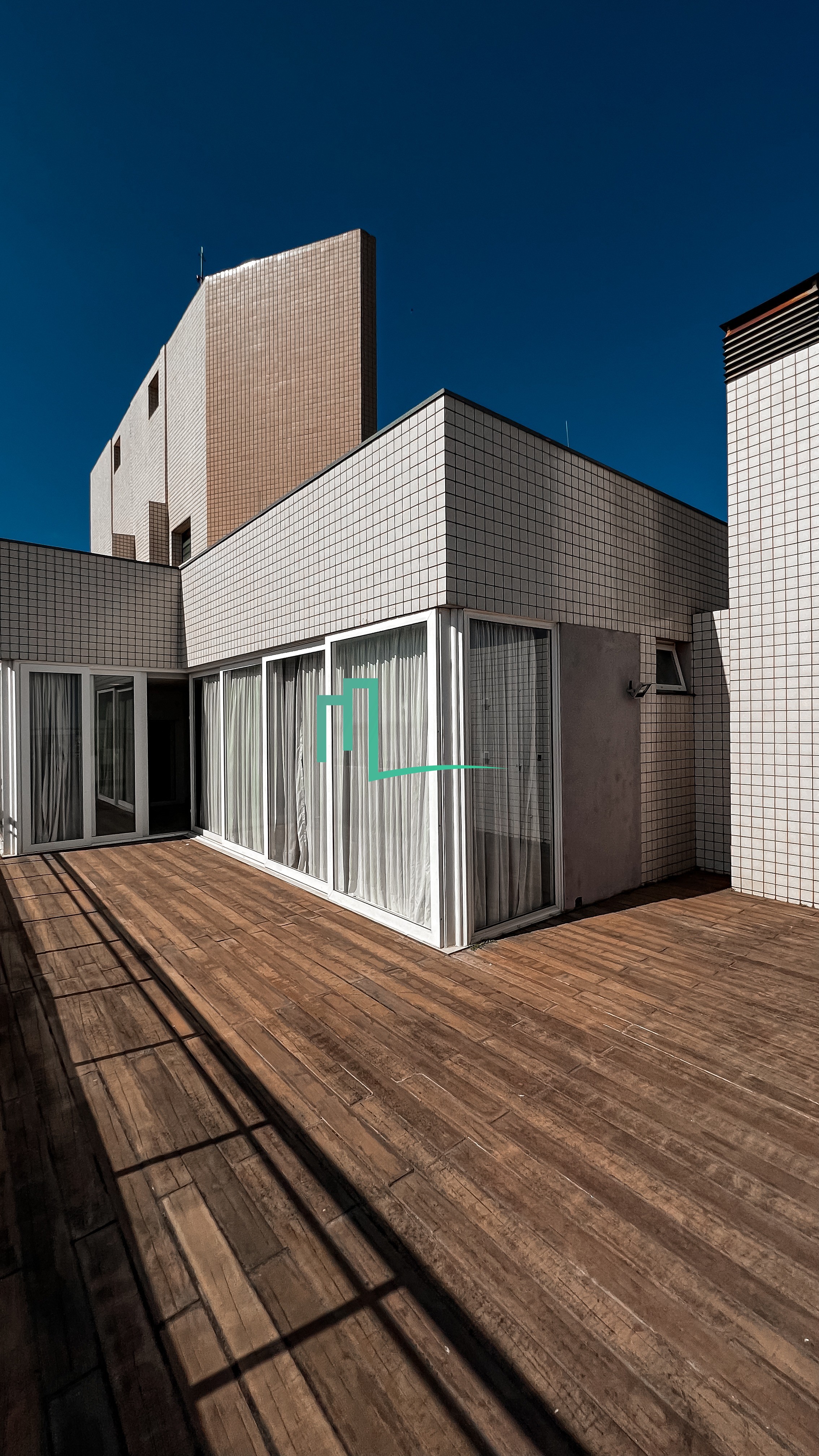 LINDA COBERTURA DUPLEX À VENDA NO EDIFICIO VILAGIO DI VERONA  - 310 metros de área construida - Três suites amplas - Árm