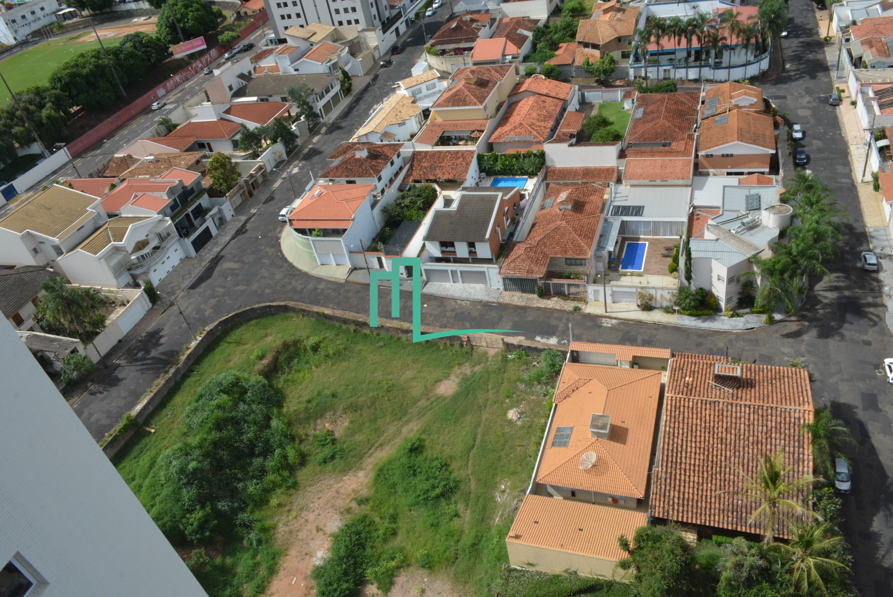 ÓTIMO  TERRENO  NO PARQUE UNIVERSITÁRIO. ÓTIMA LOCALIZAÇÃO.  ÁREA 306M² COM 12 FRENTE      MAIS INFORMAÇÕES  ENTRE EM CO