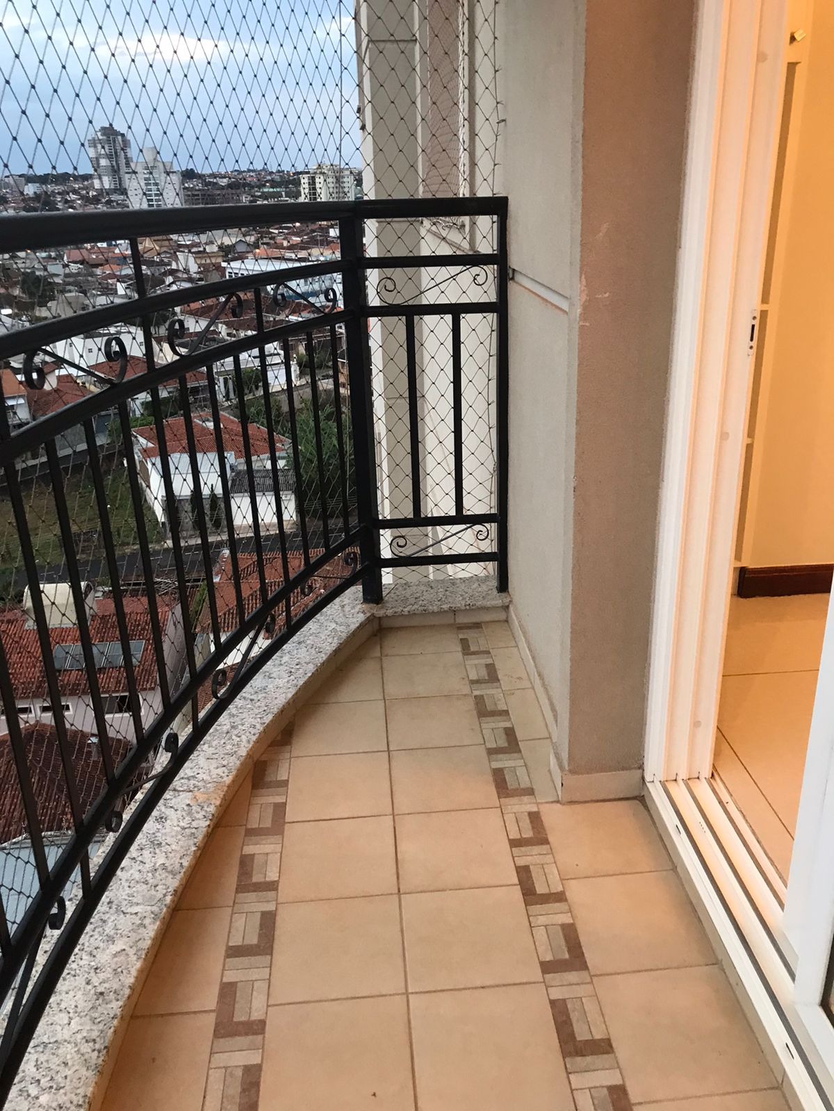 APARTAMENTO À VENDA NO BAIRRO SÃO JOSÉ EM FRANCA/SP  - 224m² área total e 130,68m² área útil  - 03 dormitórios sendo 01 