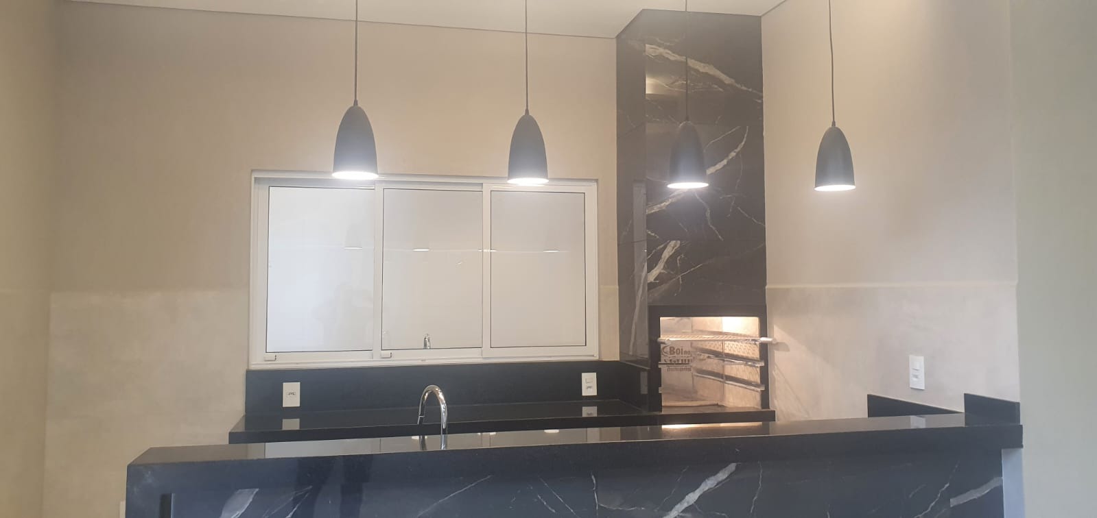 Casa Nova com Piscina e Área Gourmet. Primo Meneghetti II Construção 144m2. Terreno 180m2. 03 quartos 03 banheiros S