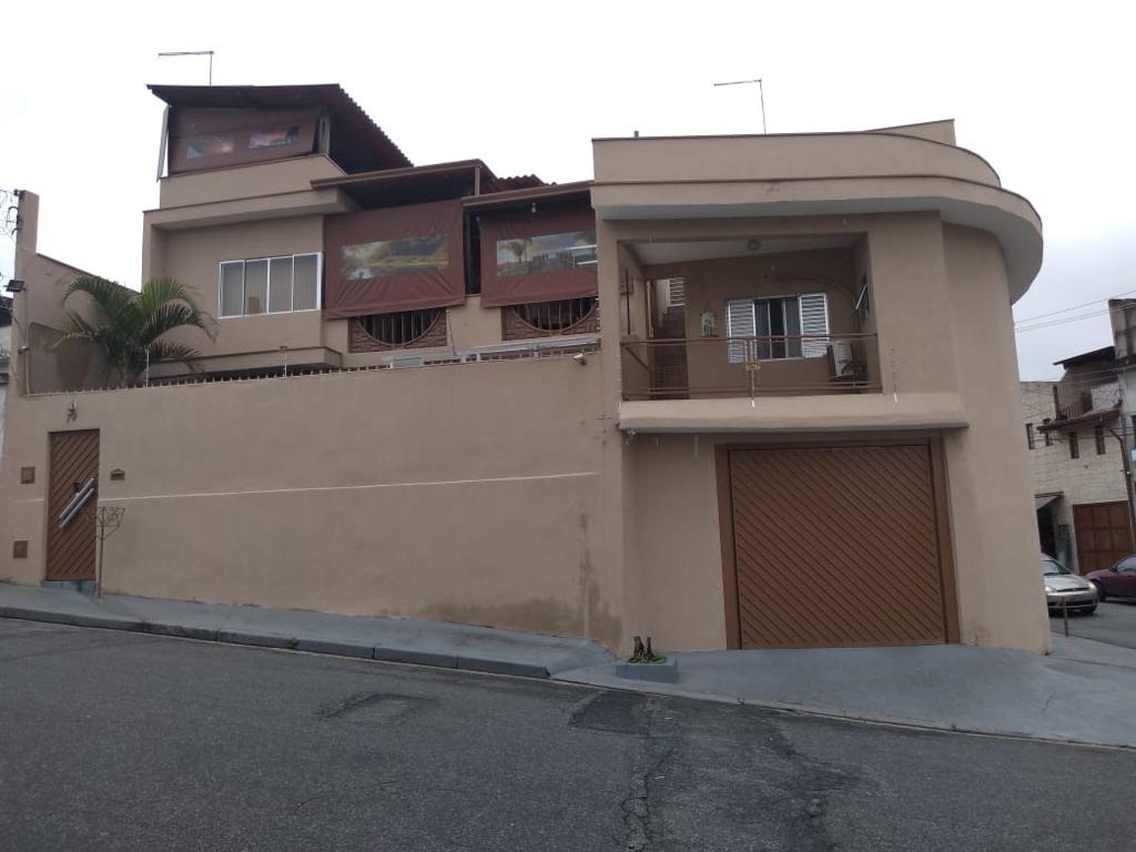 Casa 2 Andares de Esquina, Ótima localização, Região Central- Ferraz de Vasconcelos- São Paulo 1 Sala para Home Office,