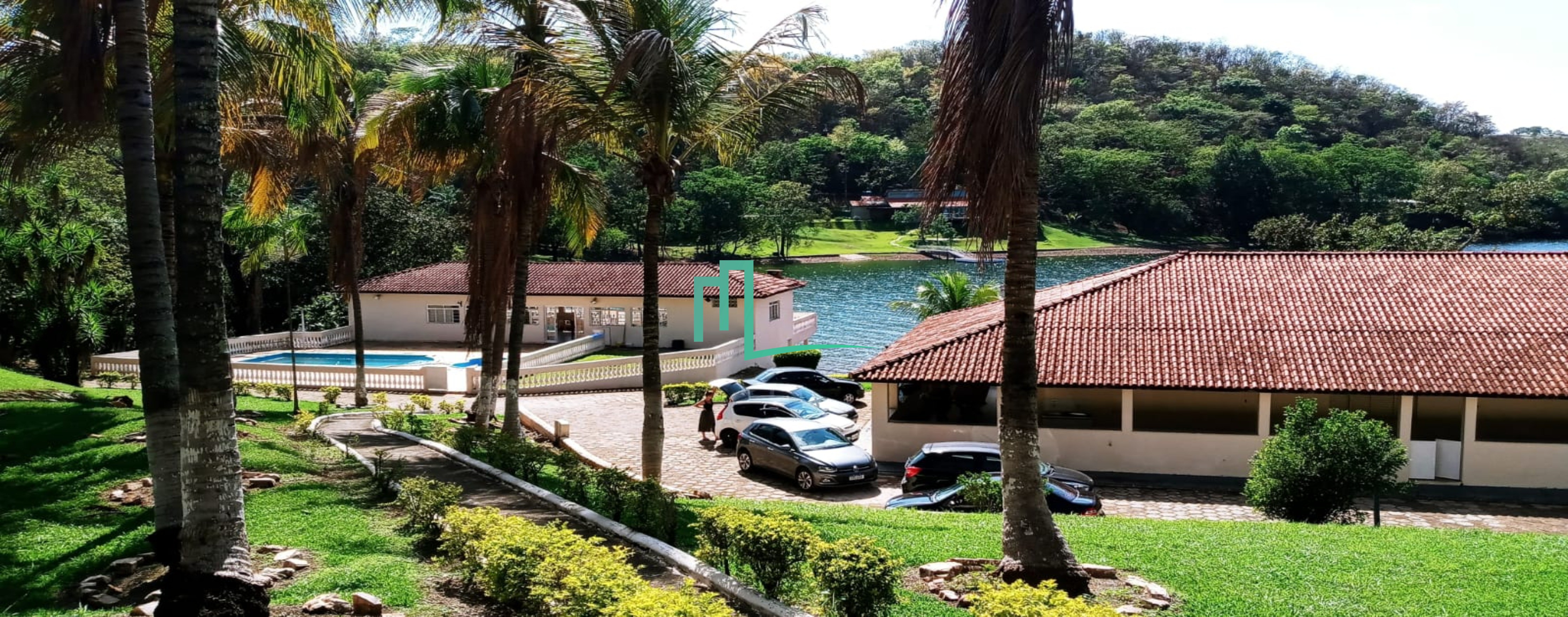 Venha passar o natal nesse paraíso em Rifaina. -Acomoda ate 40 pessoas em camas -Com 2 casas, a casa de baixo conta co