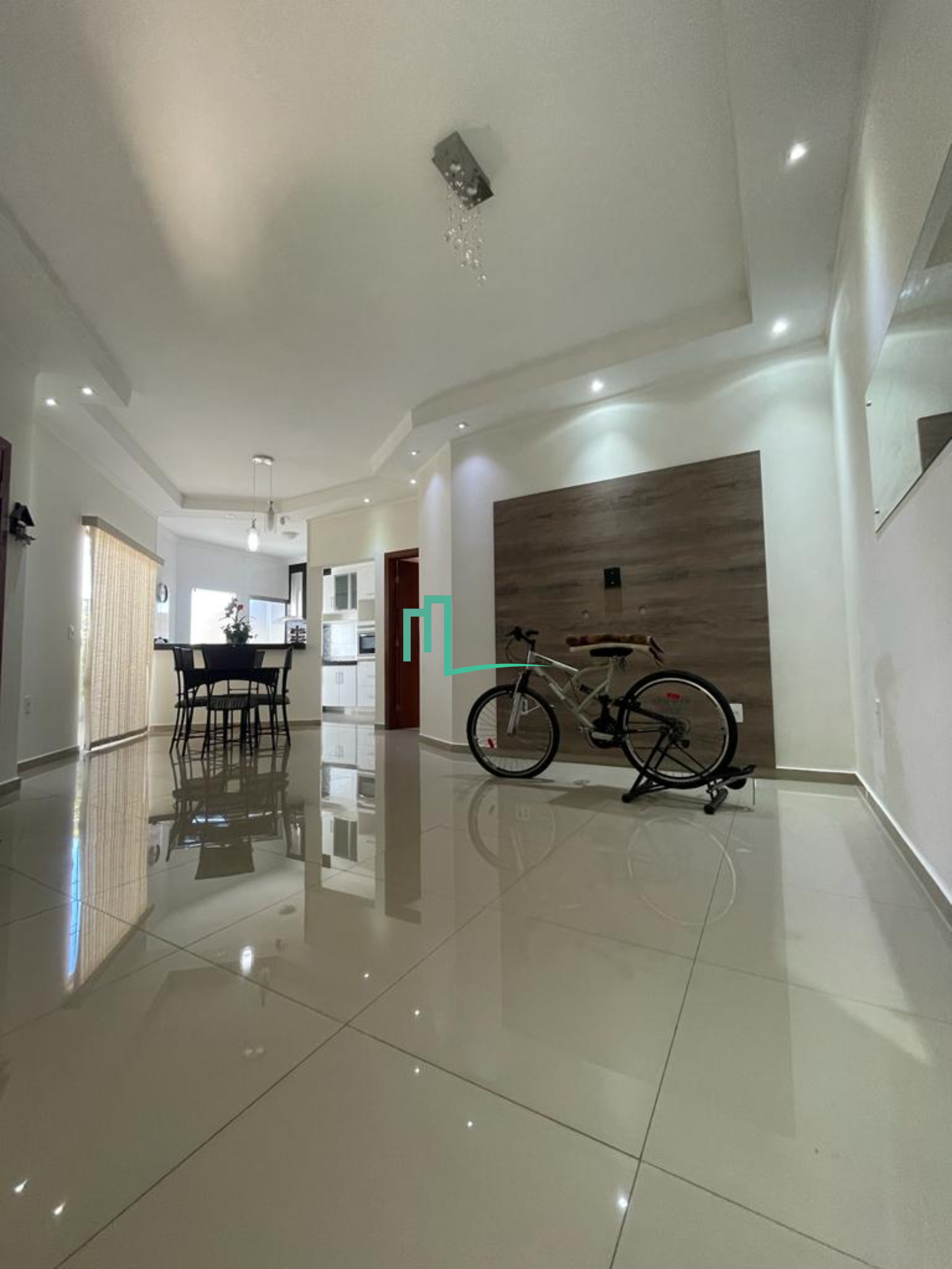 APARTAMENTO À VENDA NO EDIFICIO SPARTAKUS EM FRANCA/SP - 199,45 área construída -03 dormitórios sendo 01 suíte - Sal