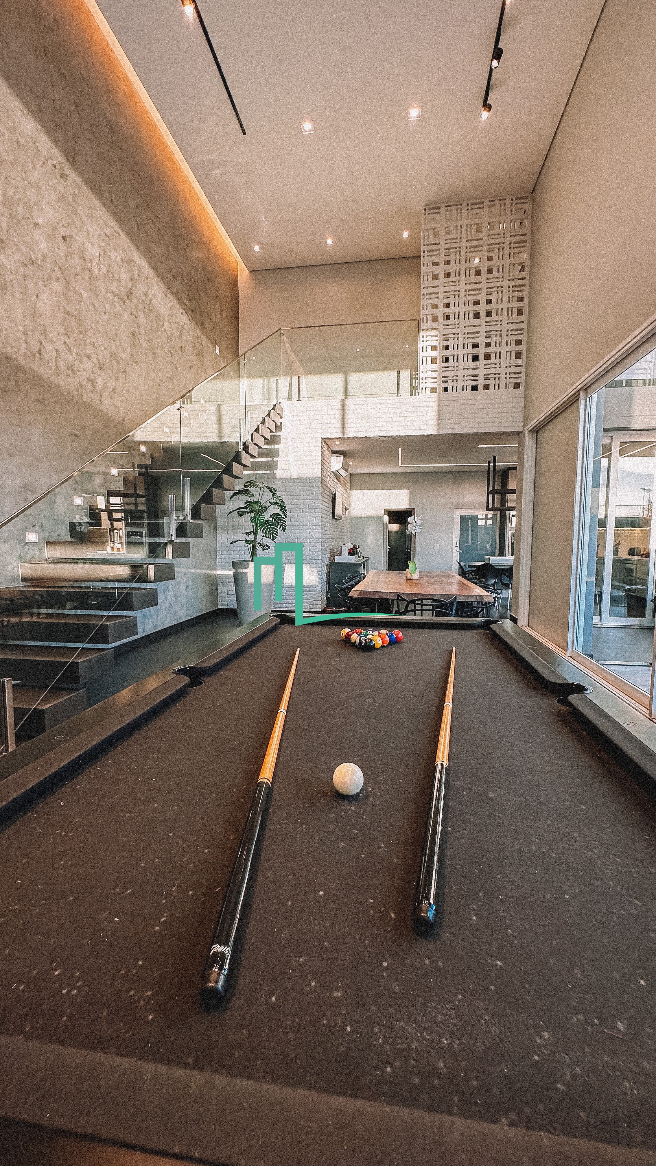 RESIDENCIA DE ALTO PADRÃO Á VENDA EM CONDOMINIO   -  400,00m² de terreno e 300,00m² de construção - 03 suítes sendo 01 m — foto 3