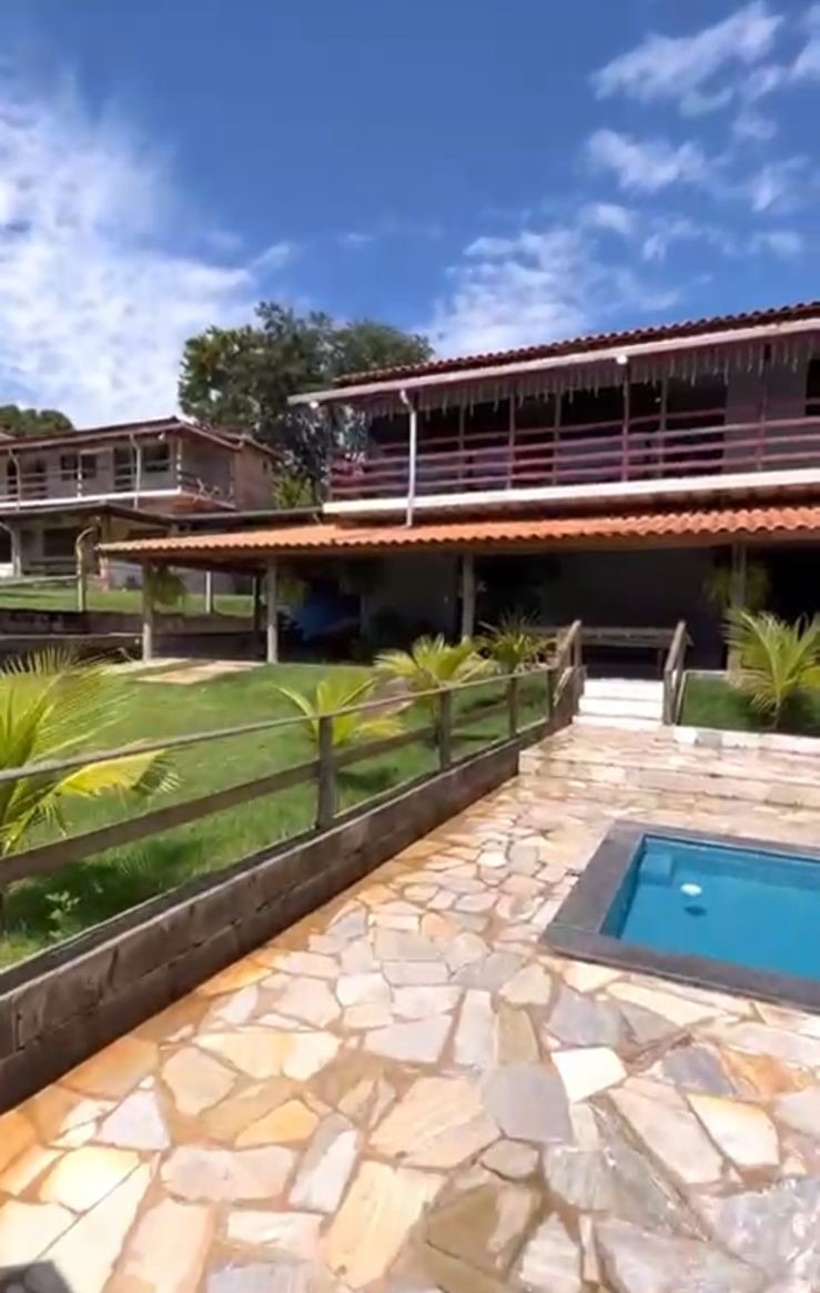 EXCELENTE RANCHO À VENDA NO CONDOMINIO PONTAL DO LAGO EM DELFINOPOLIS/MG  - 03 dormitórios sendo 1 suíte (todos com ar c