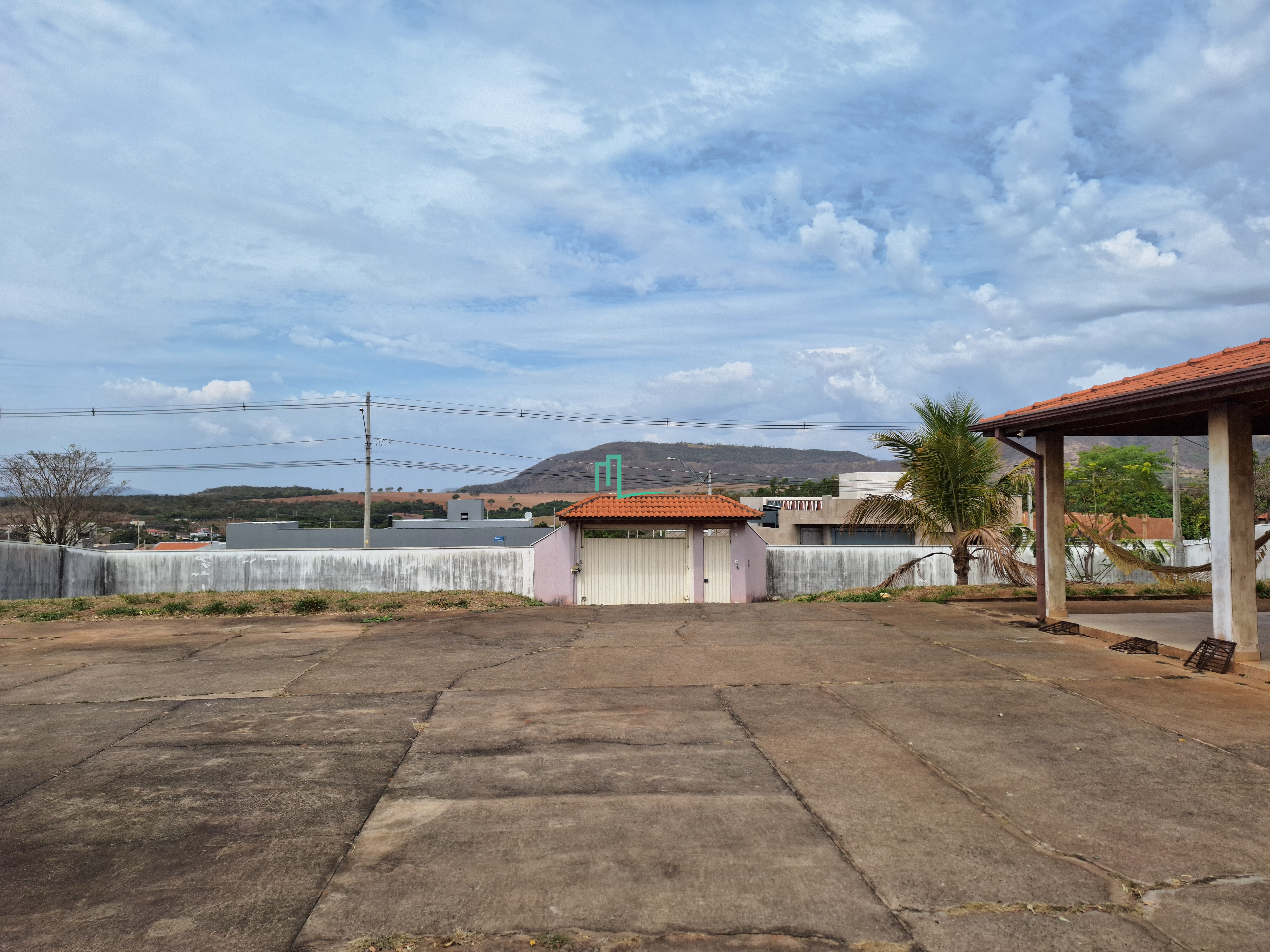 Rifaina-SP Imperdível oportunidade de morar em um lugar incrível! Este espaçoso imóvel conta com uma área generosa de 2