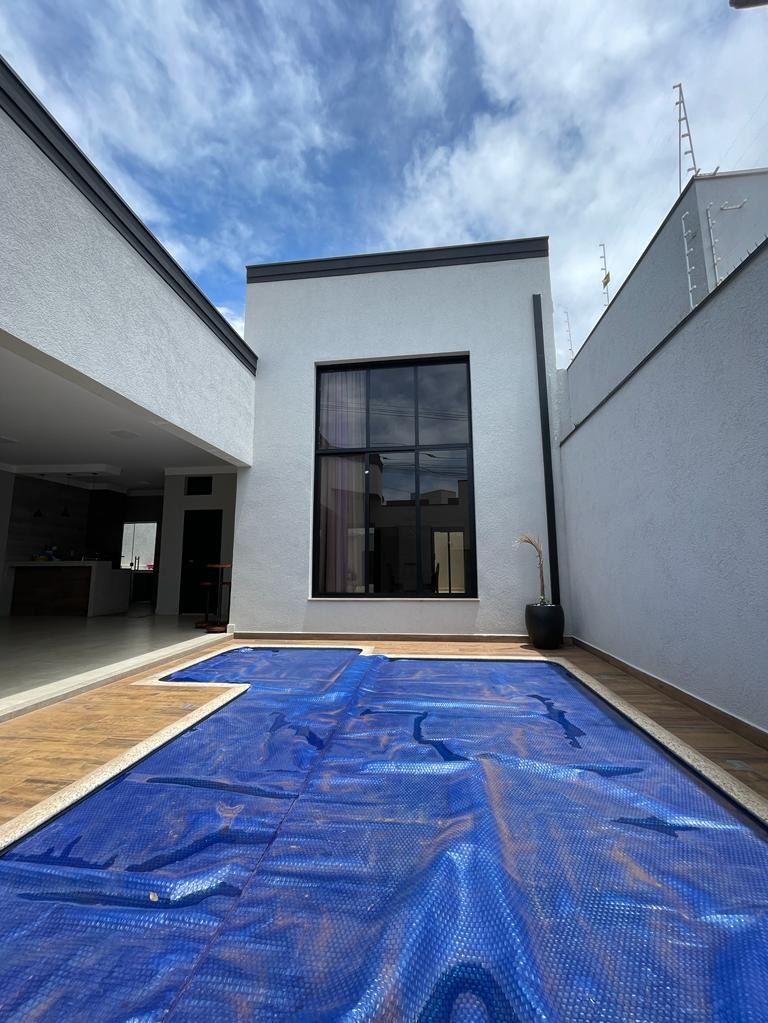 VENDE-SE BELISSIMA CASA NO PIRATININGA 1   Belíssima casa no Piratininga 1  com acabamento alto padrão com  - 03 suítes 