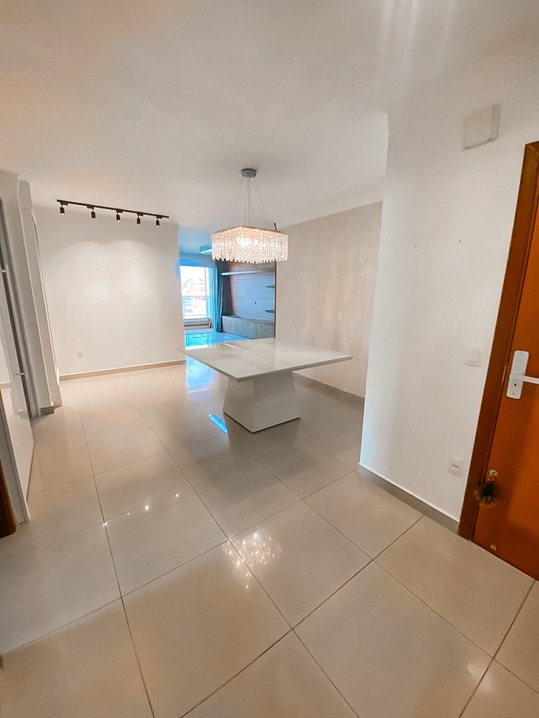 APARTAMENTO À VENDA - EDIFÍCIO RENAISSANCE  - 03 Dormitórios, sendo 01 Suíte com sacada - Sala com 2 ambientes  - Área d