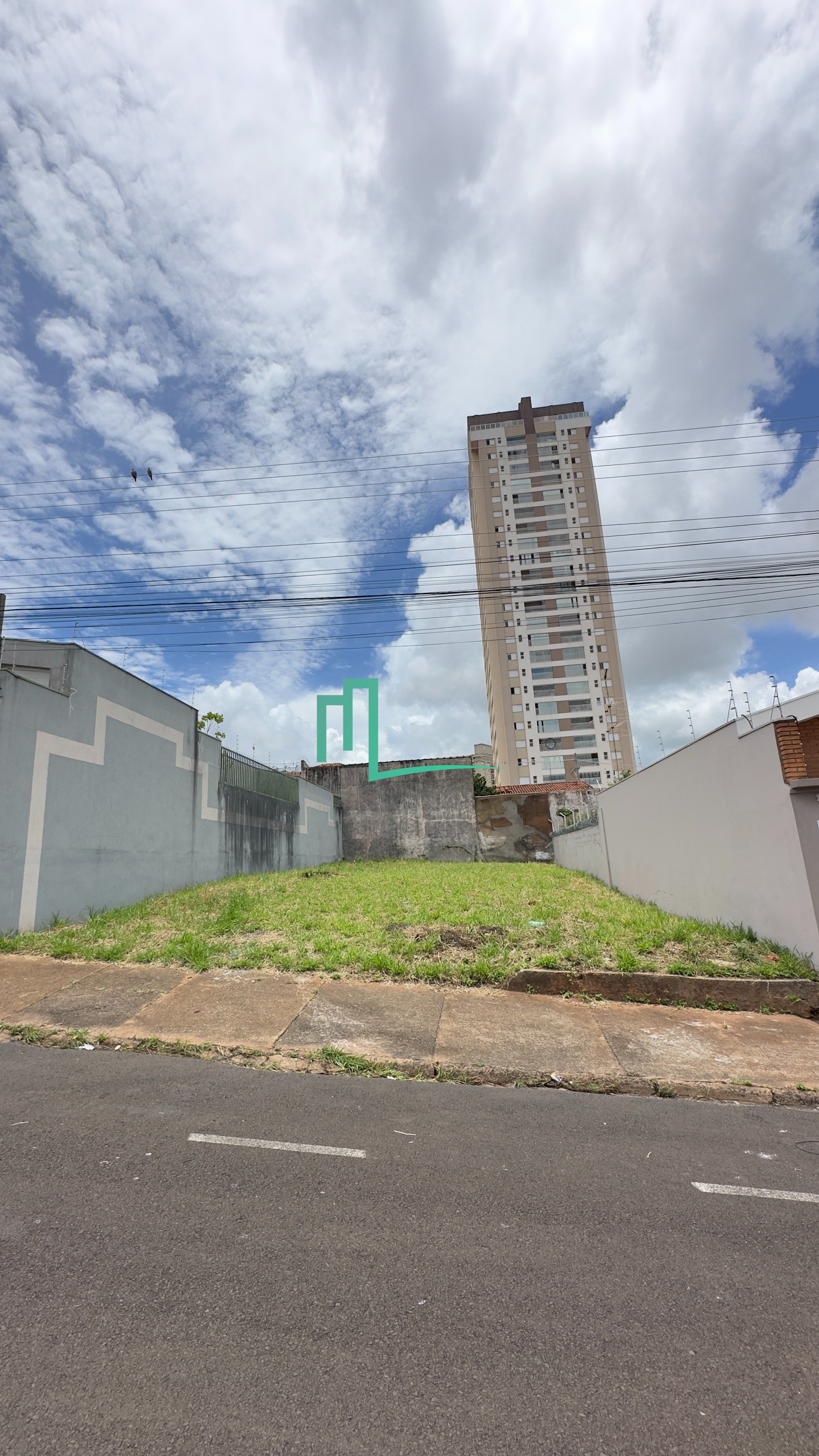 EXCELENTE LOTE À VENDA NO BAIRRO SÃO JOSÉ EM LOCALIZAÇÃO PRIVILEGIADA PARA CONSTRUIR IMÓVEIS COMERCIAL OU RESIDENCIAL   