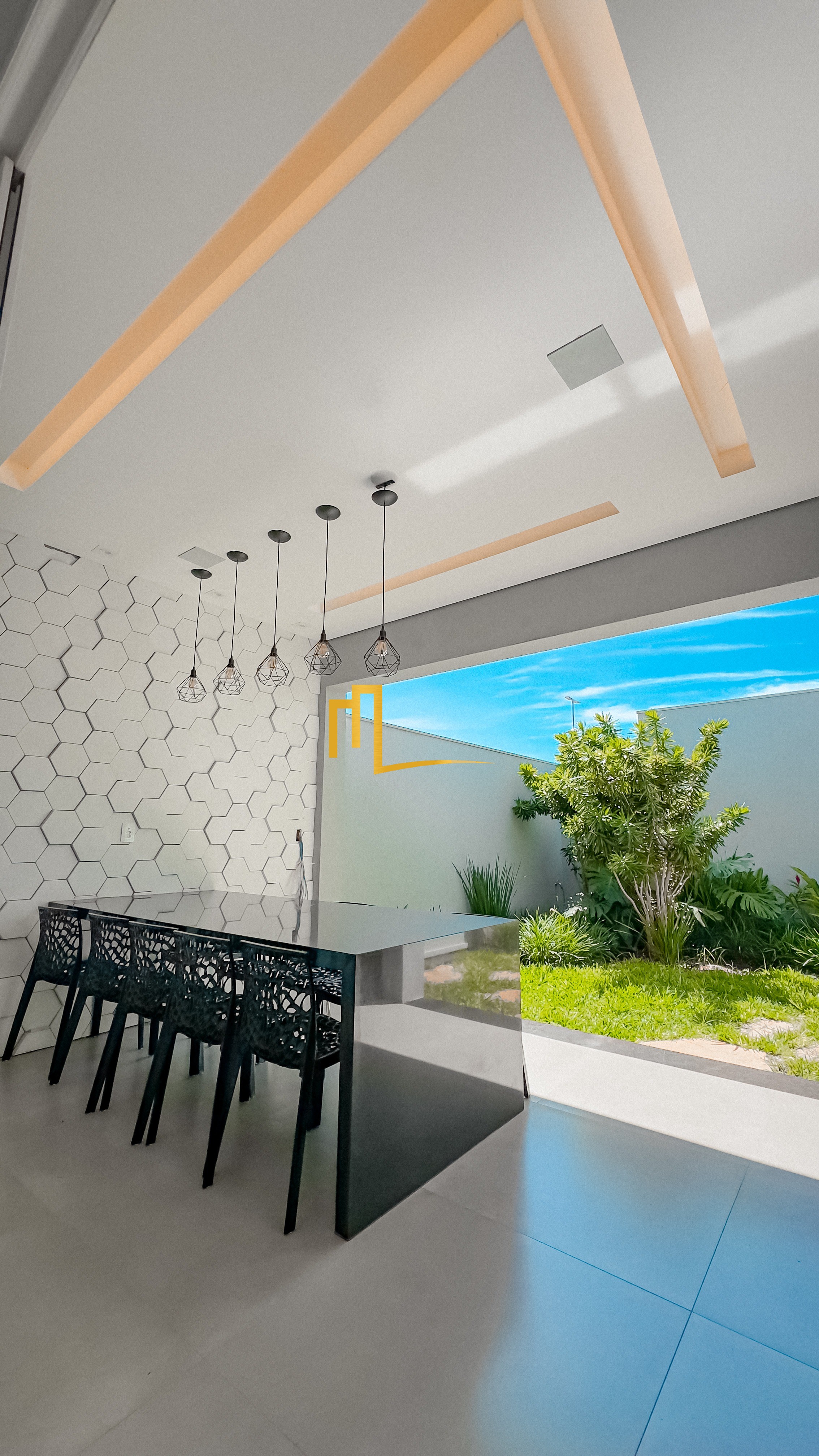 RESIDENCIA DE ALTO PADRÃO DISPONÍVEL PARA VENDA NO CONDOMINIO VILLA PIEMONTE FRANCA/SP    - 215m de construção em um lot