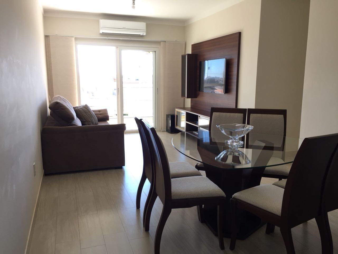 APARTAMENTO À VENDA NO JARDIM PIRATININGA II  - 03 Dormitórios, sendo 1 suíte (todos com armários embutidos); - Possui v