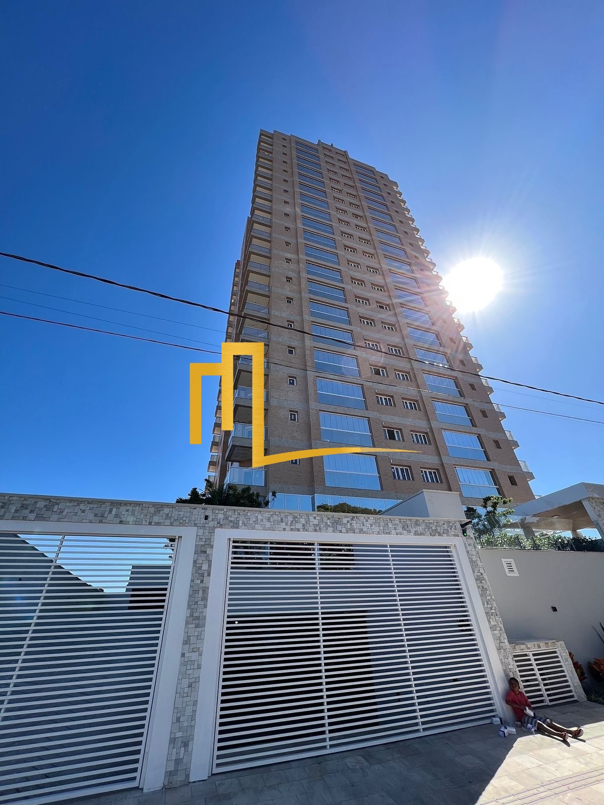 EXCELENTE APARTAMENTO À VENDA NO EDIFICIO TAHITI EM FRANCA/SP   - 165m  - 03 suítes  - 03 vagas de garagem - 04 banheiro