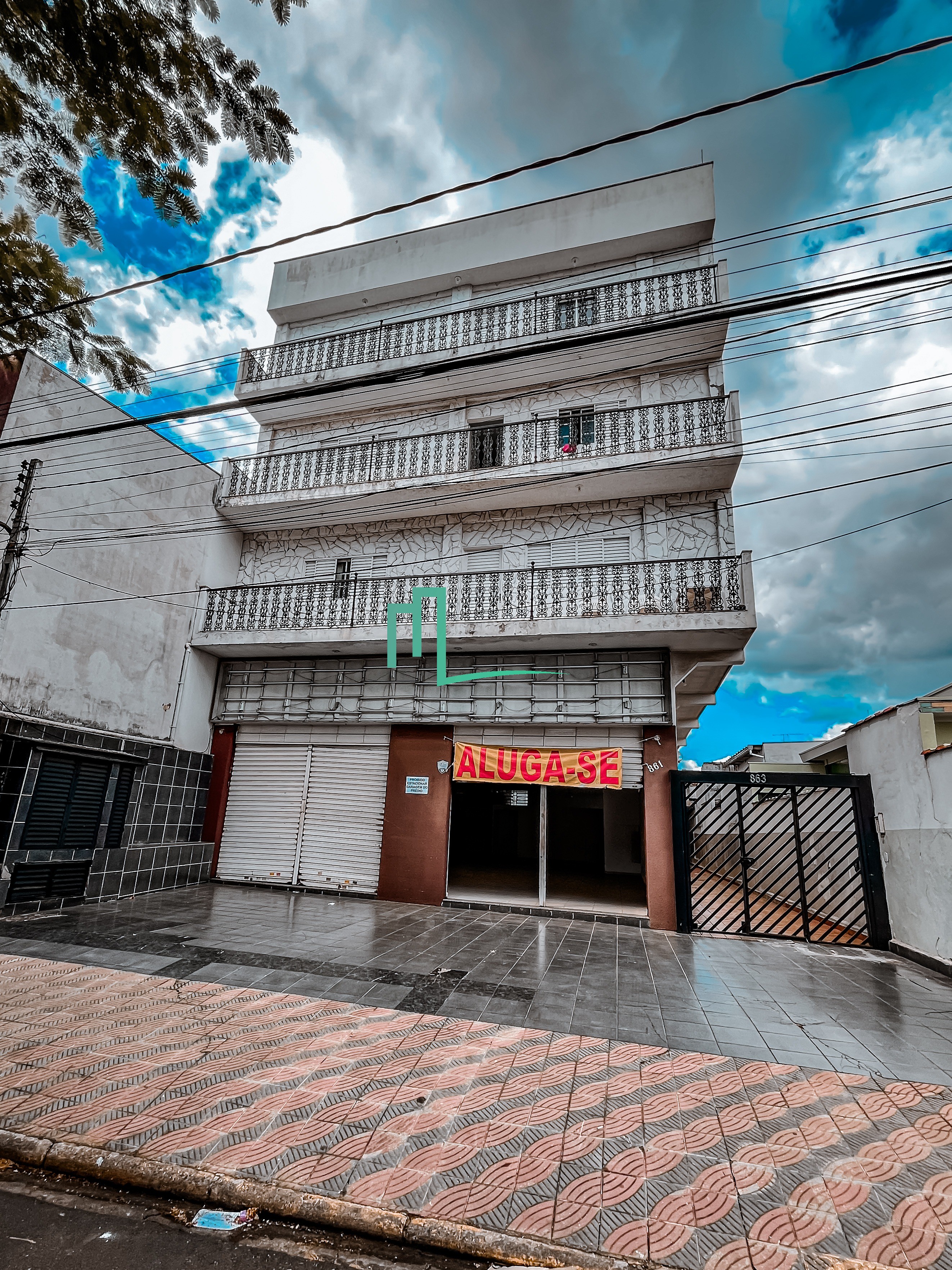 GALPÃO COMERCIAL DISPONÍVEL PARA ALUGUEL AO LADO DA AV. PRESIDENTE VARGAS EM FRANCA/SP   - 230m² de construção - 02 banh