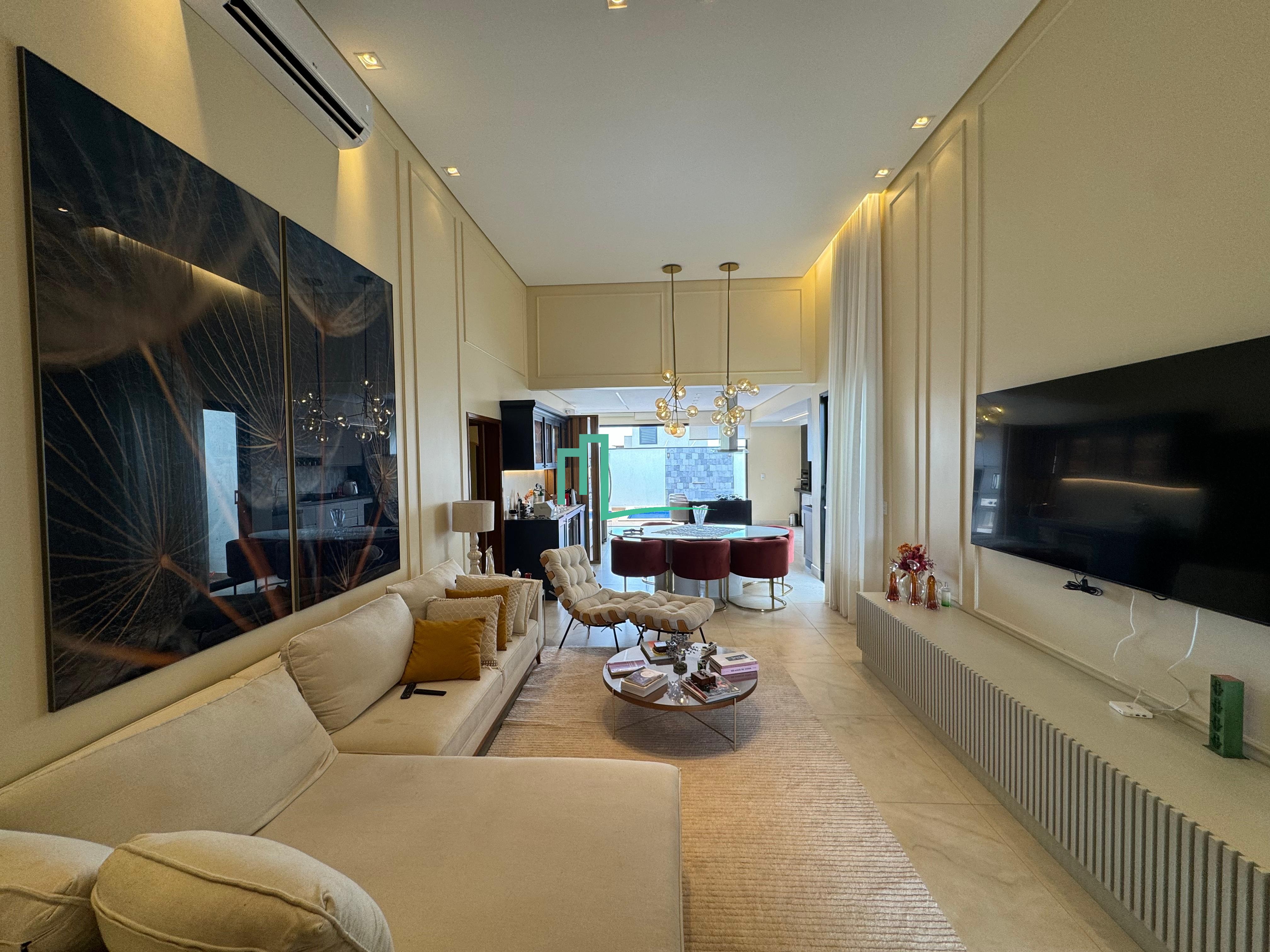 RESIDENCIA DE ALTO PADRÃO À VENDA NO CONDOMINIO ALTO DO CASTELO RESIDENCIAL - 360m² terreno e 193m² - Casa com três su