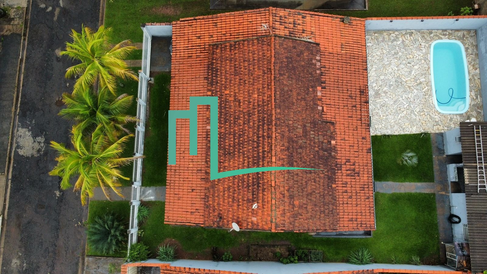 CASA À VENDA NA USINA DE ESTREITO   - Terreno de 478 m² - Construção de 198 m² - Área de churrasco com varanda em volta 