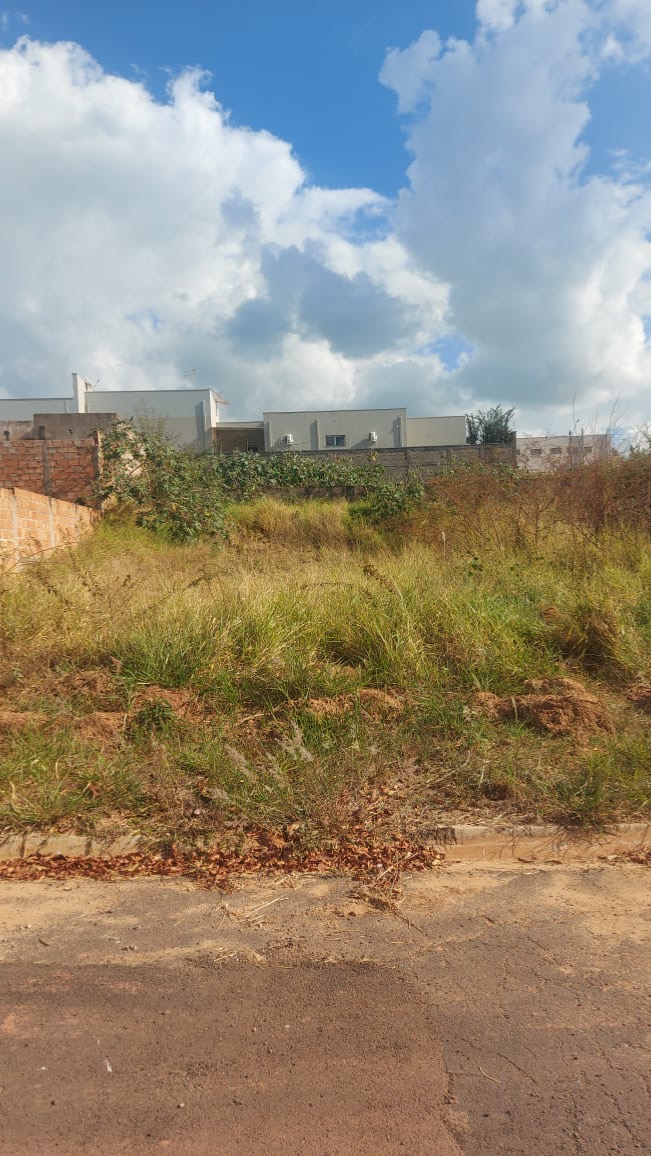 TERRENO À VENDA NO CENTRO DE PEDREGULHO   - Ótima localização  - 336m² - Residencial Paraíso  Valor de venda: R$ 200.000