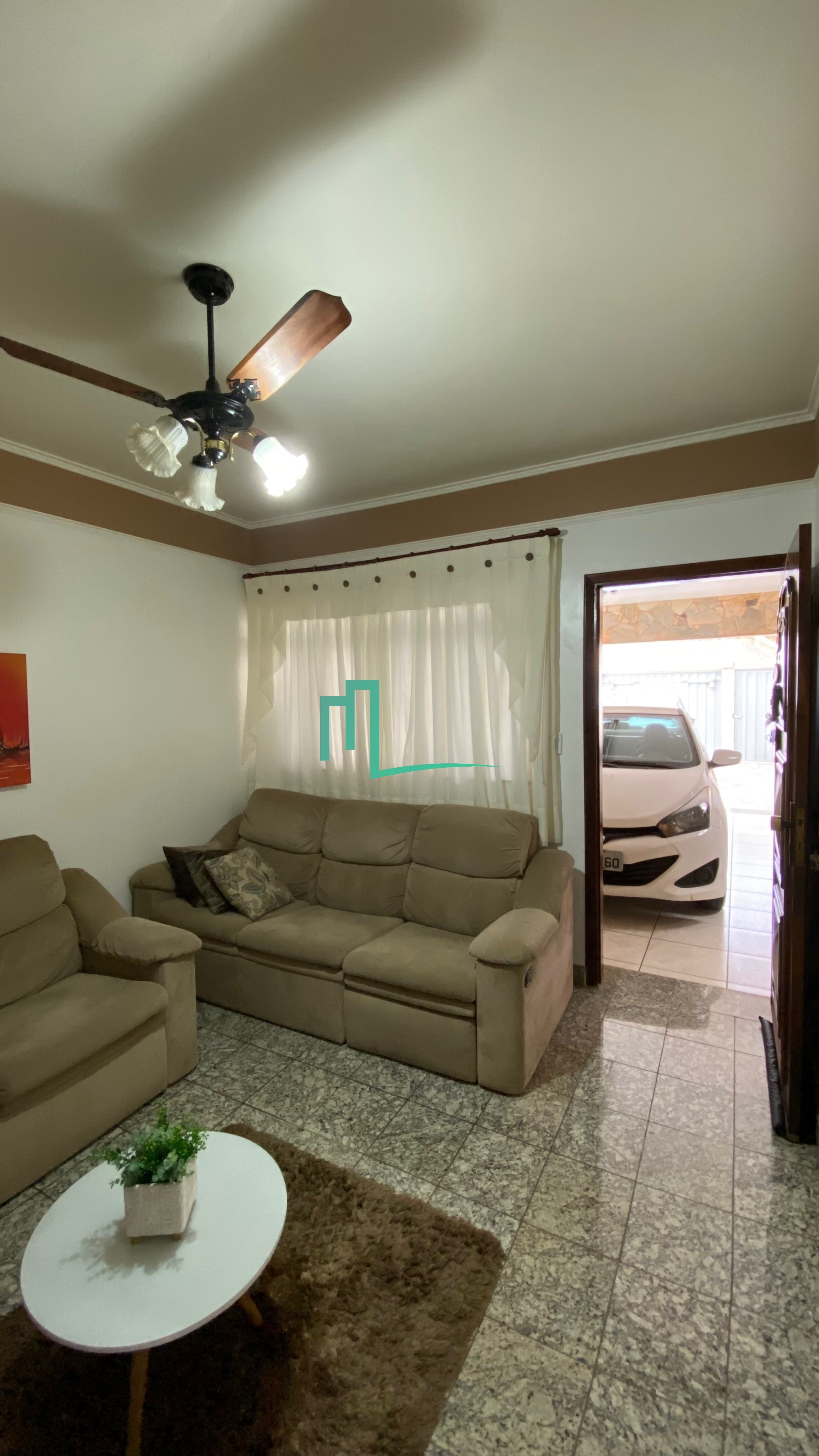 CASA Á VENDA COM BARRACÃO NO VILA SCARABUCCI EM FRANCA/SP  - 280m² de terreno - Casa: 131m²  -  Barracão: 76m² - 03 dorm