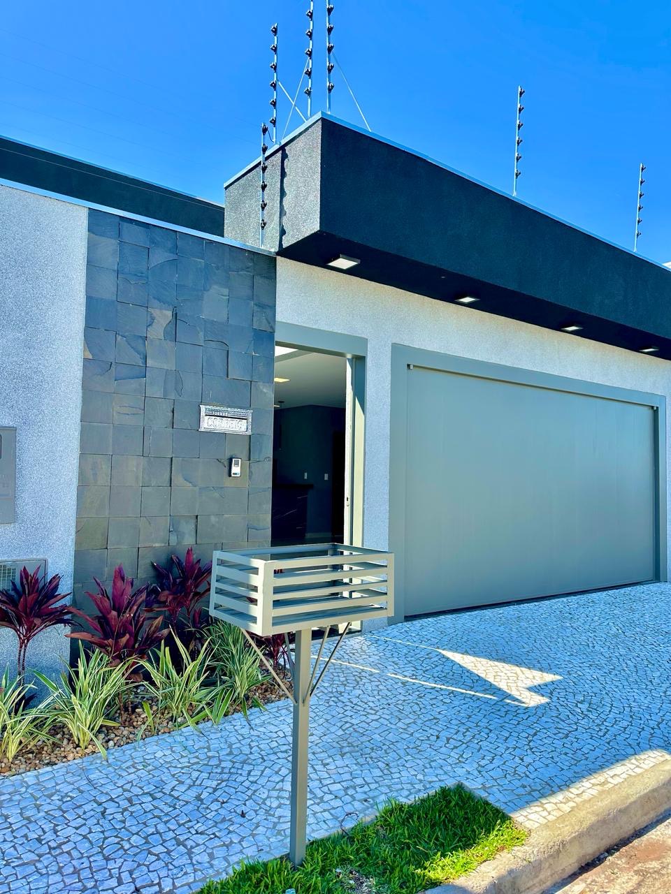 CASA DE ALTO PADRÃO DISPONÍVEL PARÀ VENDA NO PRIMO MENEGHETTI II EM FRANCA/SP - 03 Dormitórios sendo 01 suíte - Sala, c