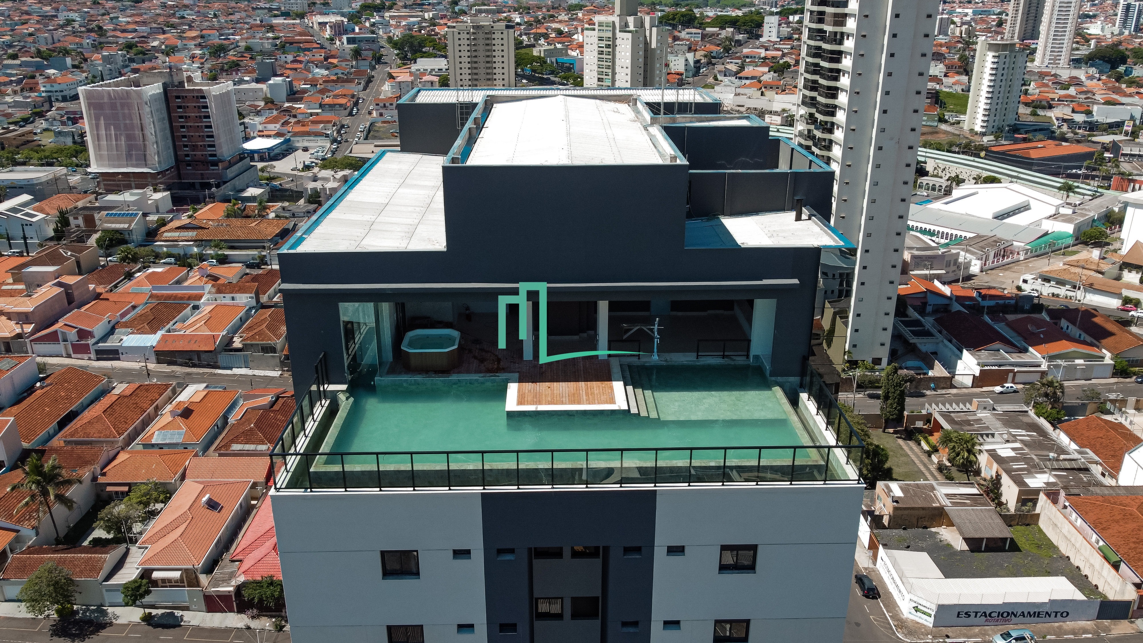 APARTAMENTO DE ALTO PADRÃO GARDEN À VENDA NO EDIFÍCIO MODERNITÁ EM FRANCA/SP   - 258m de área privativa  - 03 suítes - 0