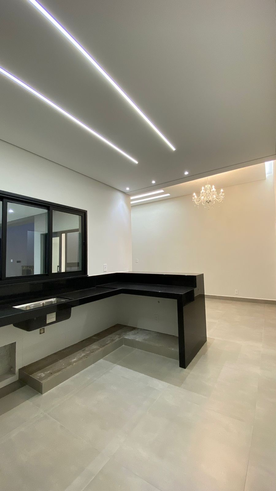 RESIDÊNCIA DE ALTO PADRÃO À VENDA NO PRIMO MENEGHETTI II EM FRANCA/SP - 180 m² de lote e 140 m² de área construída - 02