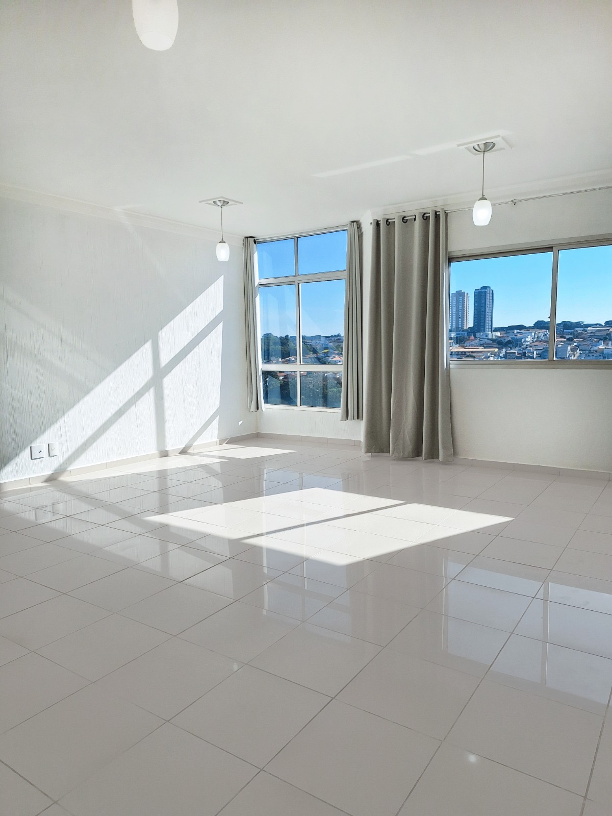 EXCELENTE APARTAMENTO NO EDIFICO PORTAL DE FRANCA COM ÓTIMA LOCALIZAÇÃO - Área privativa: 120,39m2 e Área total: 183,1