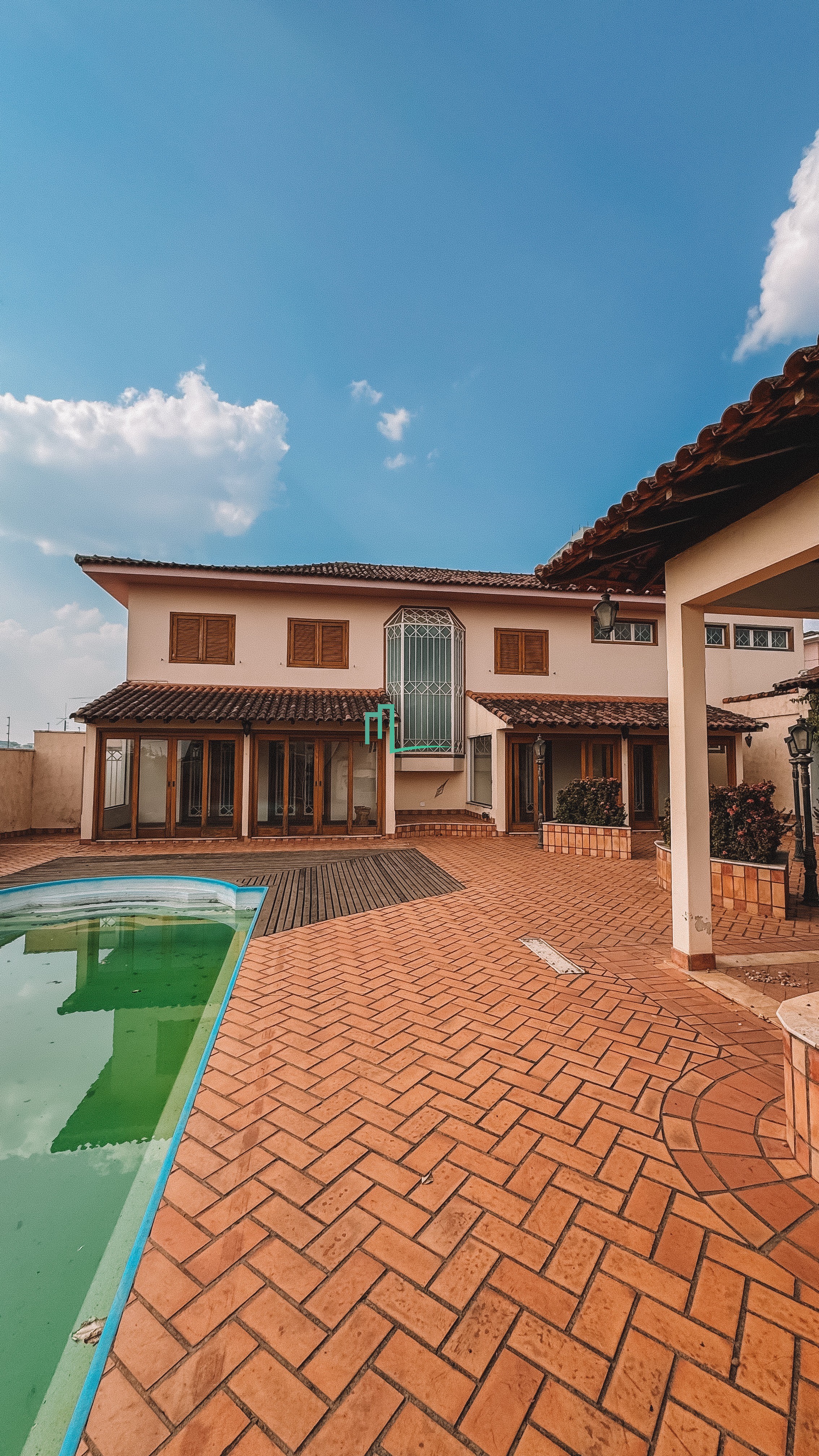 SOBRADO DE ALTO PADRÃO À VENDA NO VILLA FLORES COM 714 METROS DE TERRENO EM FRANCA/SP   - 04 dormitórios sendo 2 suítes 