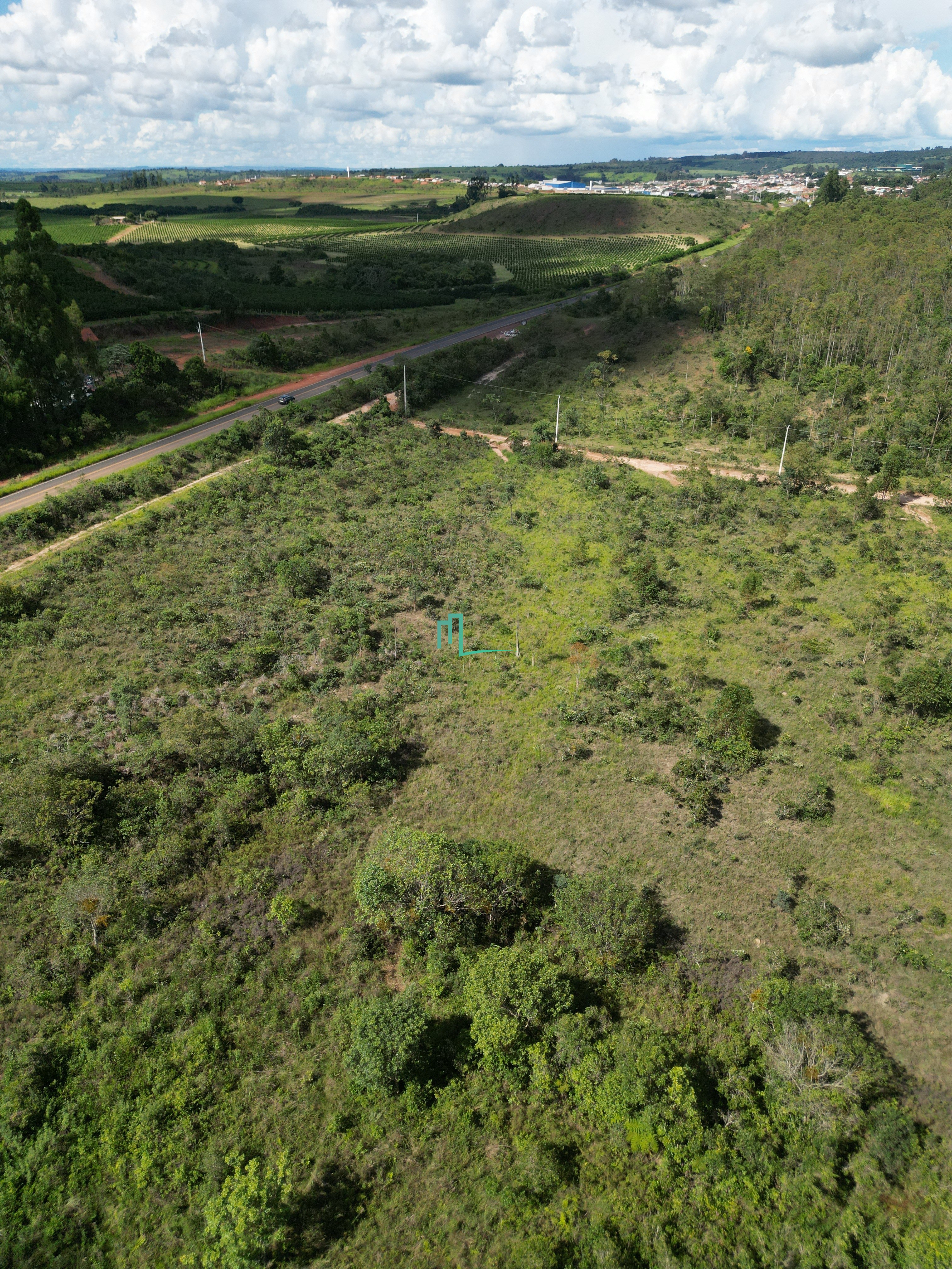 PROPRIEDADE RURAL COM EXCELENTE LOCALIZAÇÃO Á VENDA EM IBIRACI, KM 02 DA RODOVIA JOÃO TRAFICANTE APENAS 150 METROS DA RO — foto 4