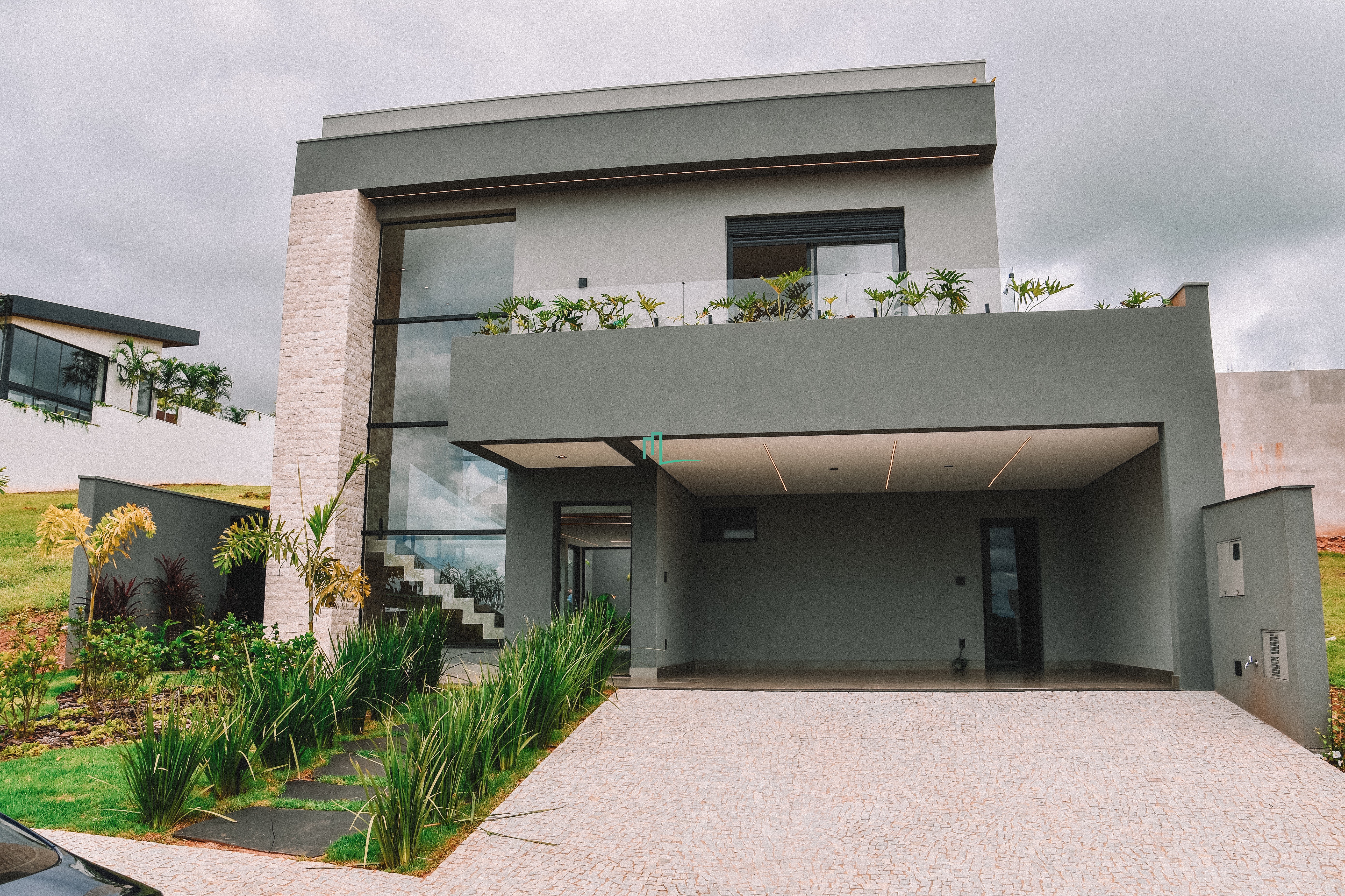 EXCELENTE CASA DE ALTO PADRÃO Á VENDA EM CONDOMINIO FECHADO EM FRANCA/SP   - 357metros de terreno e 239 metros de constr