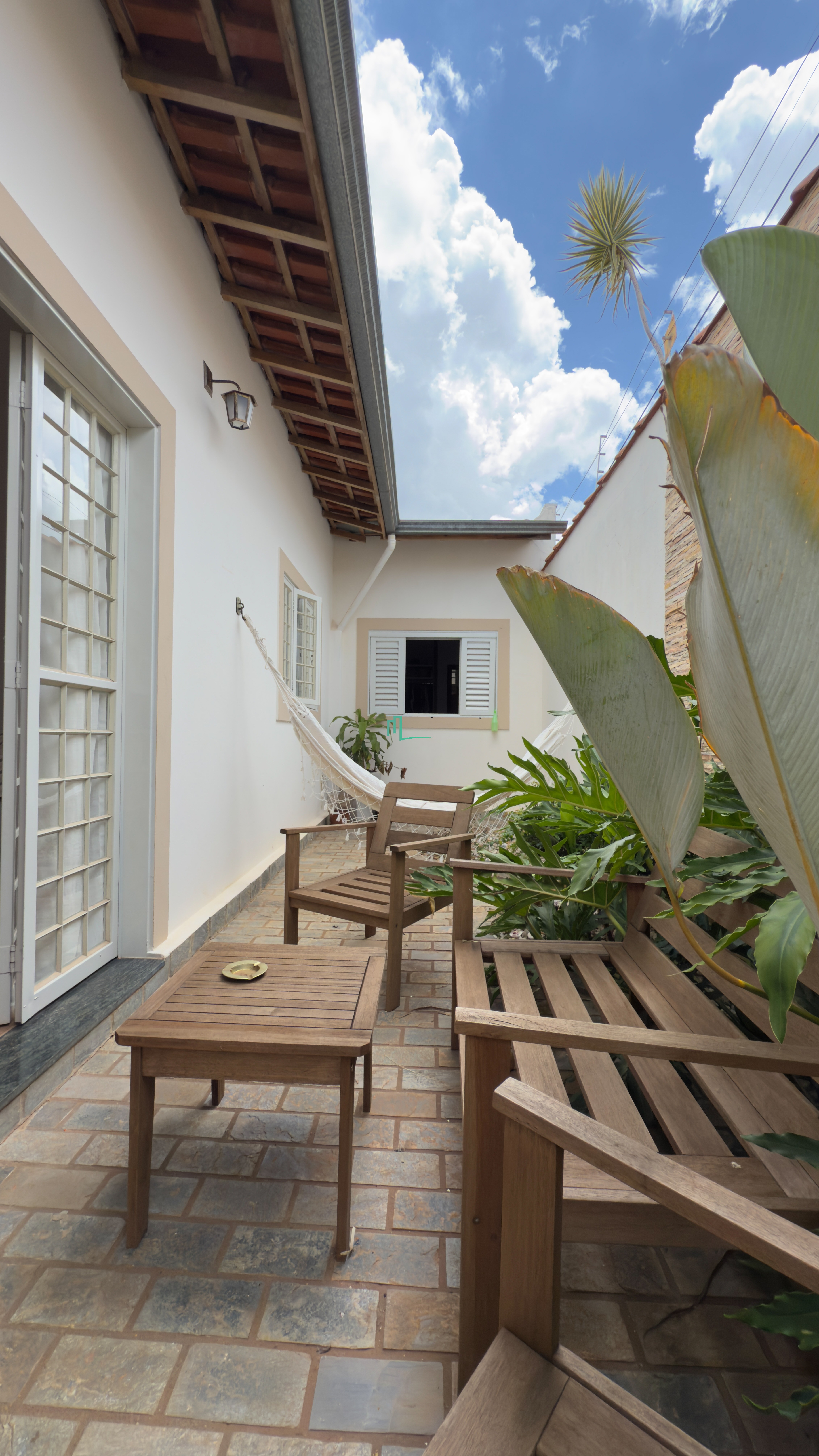 LINDA RESIDÊNCIA TÉRREA DISPONIVEL Á VENDA AO LADO DA AVENIDA PAULO VI NA PARTE ALTA DO PARQUE PROGRESSO