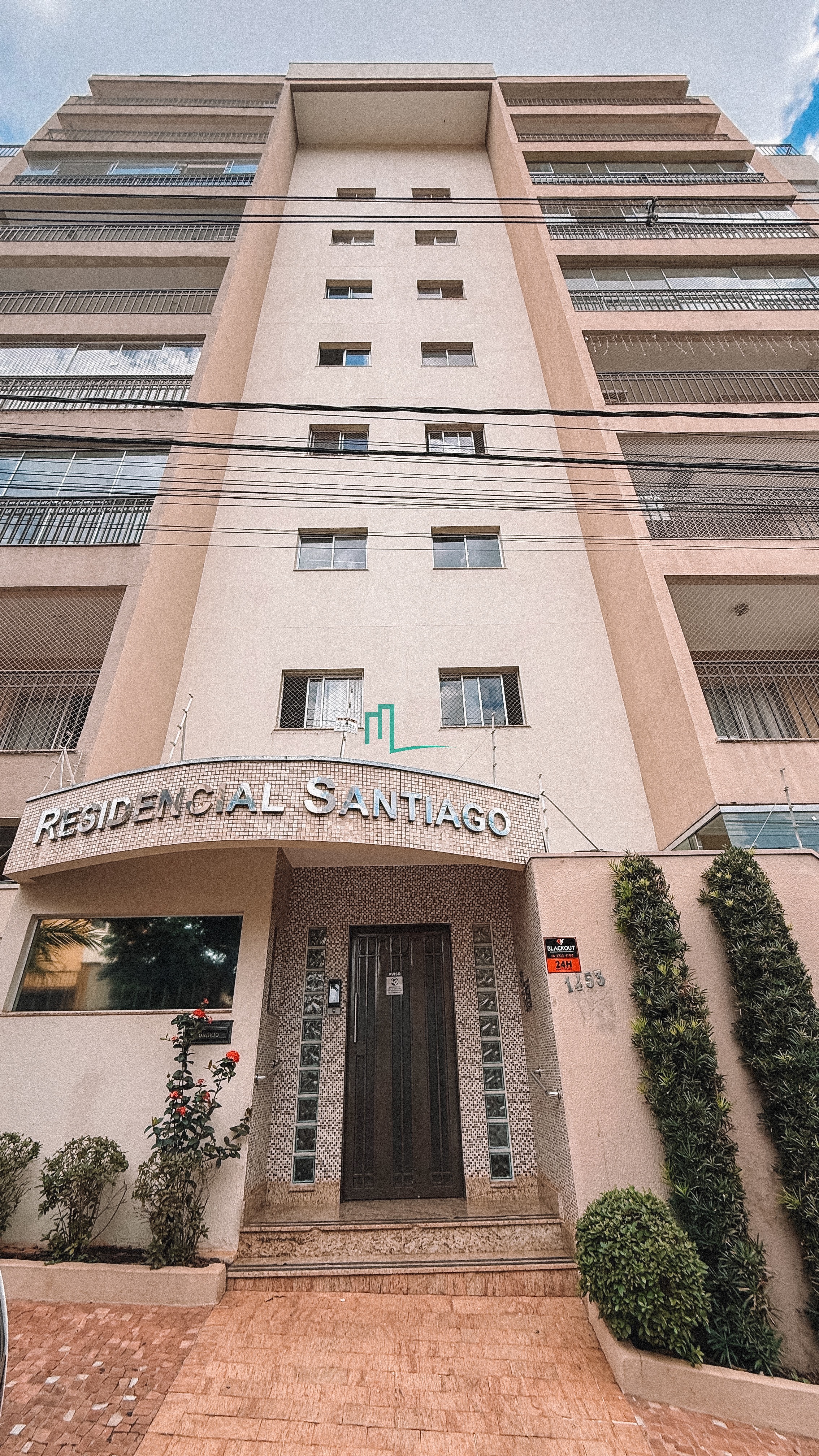 EXCELENTE APARTAMENTO NO EDIFÍCIO SANTIAGO NO RESIDENCIAL AMAZONAS DISPONIVEL PARA LOCAÇÃO   - Térreo  - 03 dormitórios 