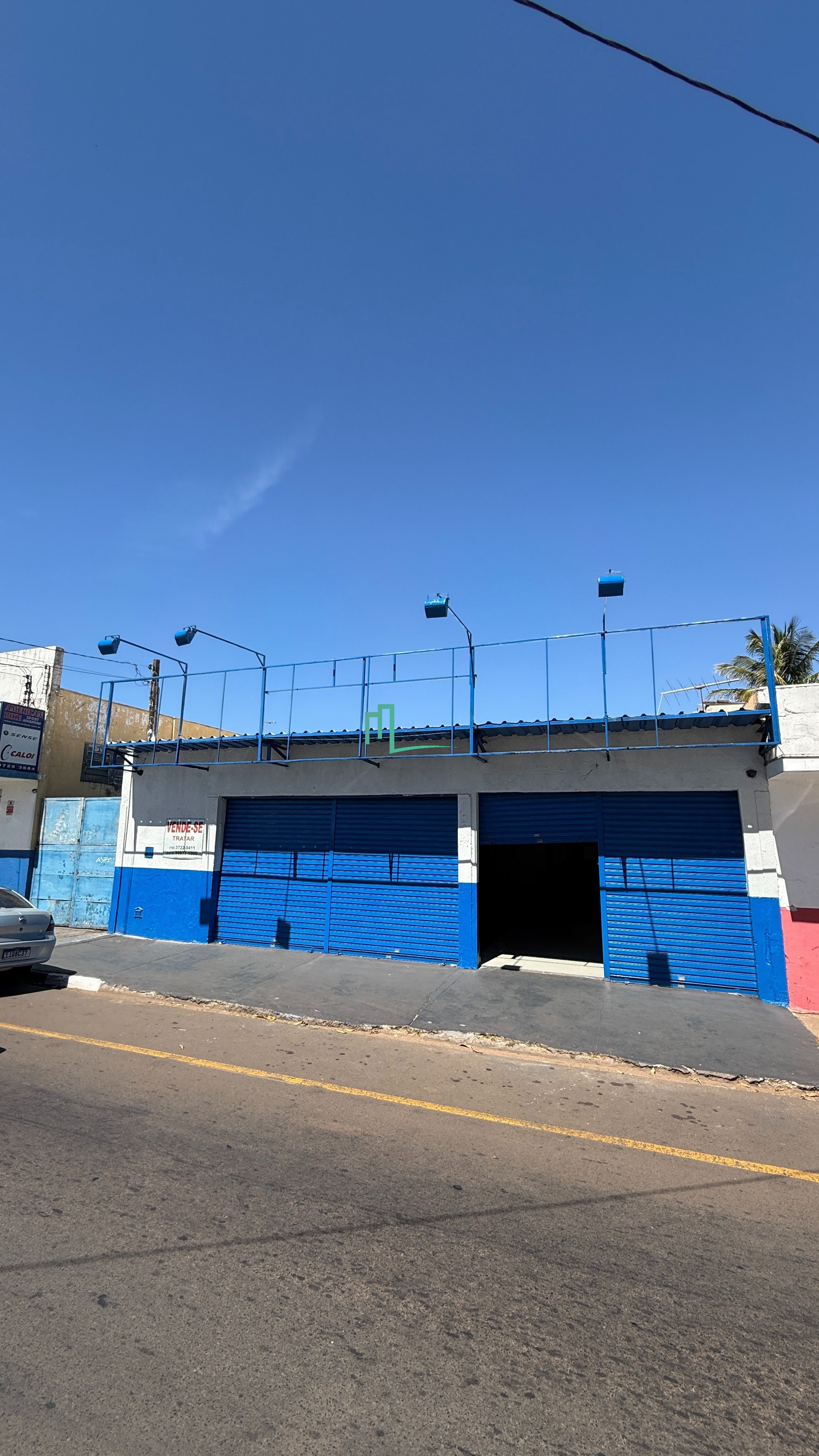 GALPÃO COMERCIAL EM EXCELENTE LOCALIZAÇÃO NA AVENIDA ADHEMAR DE BARROS DISPONIVEL PARA LOCAÇÃO E VENDA!