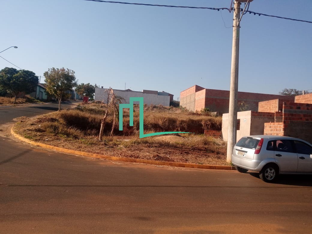 VENDE-SE TERRENO DE ESQUINA COM CONSTRUÇÃO INICIADA EM PATROCINIO PAULISTA - SP  - 222 m² BAIRRO: Residencial Jardim das