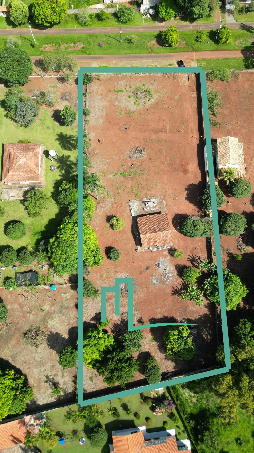 EXCELENTE CHÁCARA NO CONDOMINIO PARQUE DO MIRANTE NA PARTE ALTA DO CONDOMINIO  - 5.000 metros no total  - Casa simples c