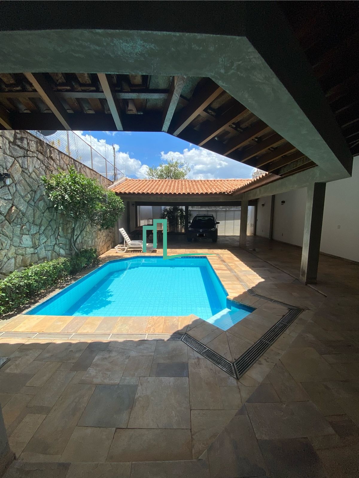 LINDA RESIDÊNCIA DISPONIVEL À VENDA NO BAIRRO VILA FLORES EM FRANCA-SP  DETALHES DO IMÓVEL:   - METRAGEM: construída: 41