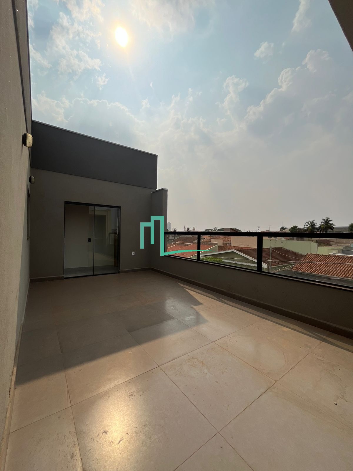 COBERTURA DE LUXO NO SANTO AGOSTINHO!   Localizada em uma região privilegiada, próxima à Padaria Pérola, Praça e Avenida