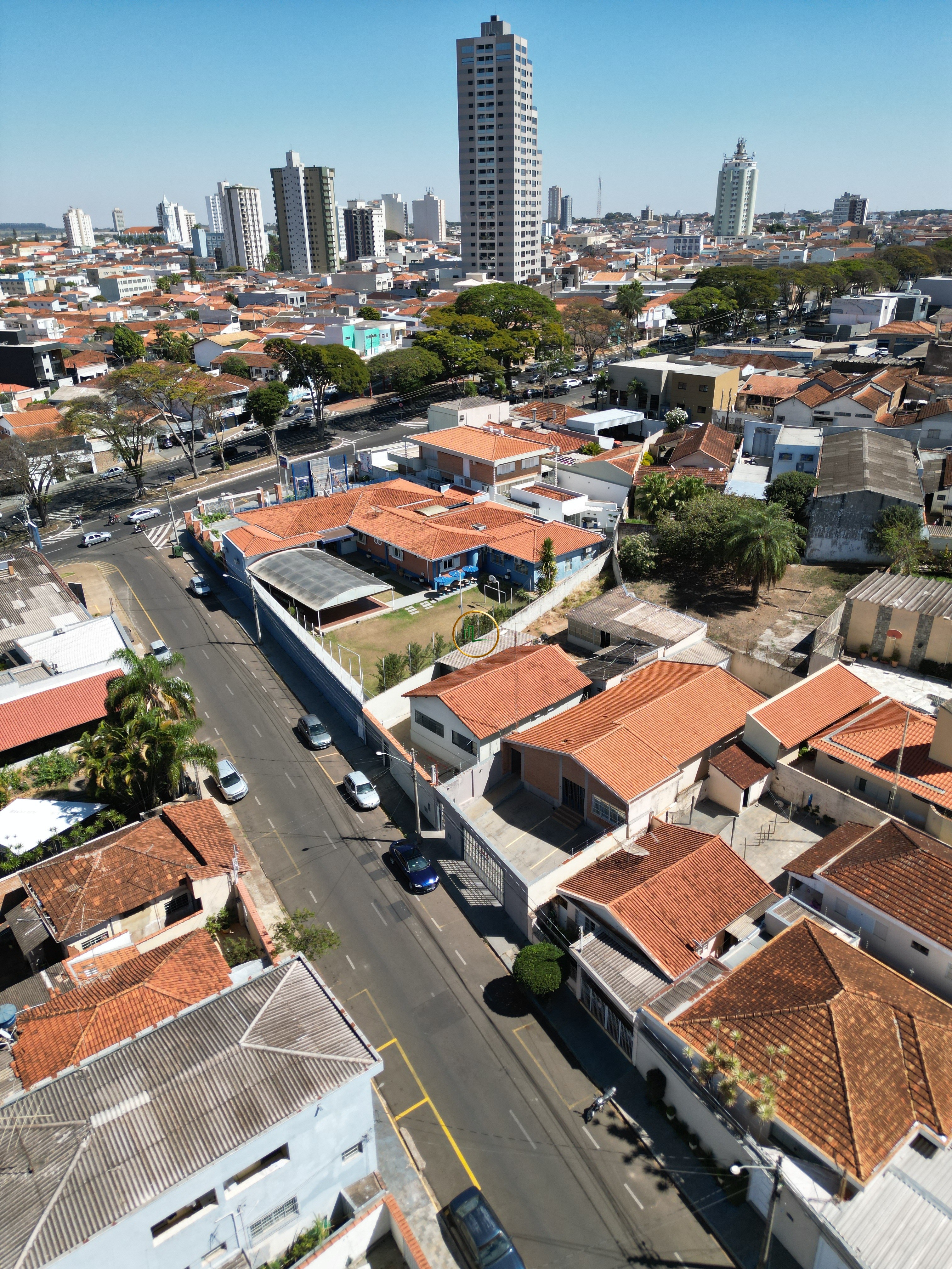EXCELENTE IMÓVEL AO LADO DA AVENIDA MAJOR NICACIO E PRÓXIMO A FACULDADE FDF DISPONIVEL PARA LOCAÇÃO - (RESIDENCIAL/COMERCIAL)