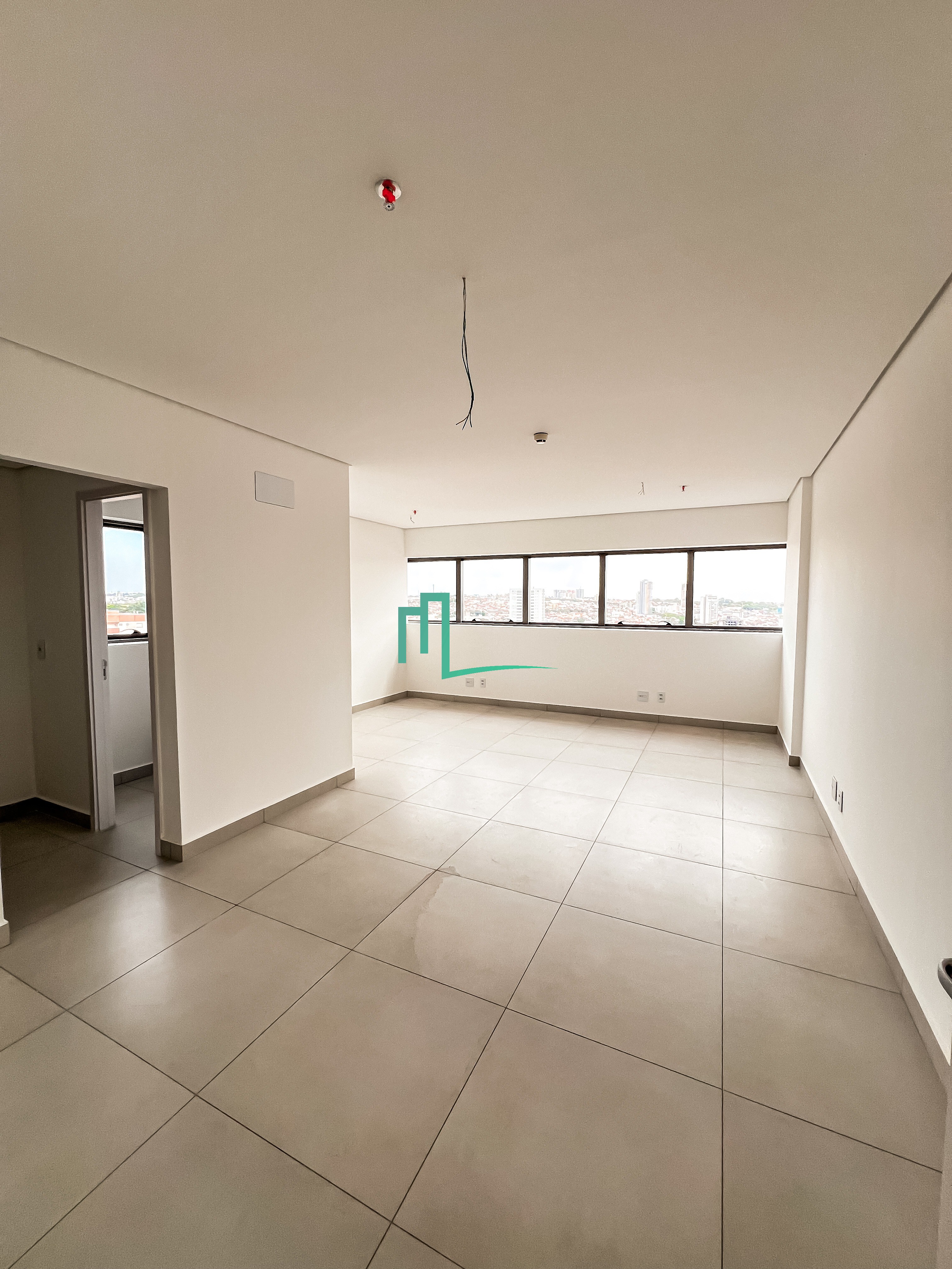 ALUGA-SE SALA COMERCIAL NO EDIFICIO HIGHT BUSINESS EM FRANCA - SP   Imóvel em excelente localização, sendo 38m² de área 