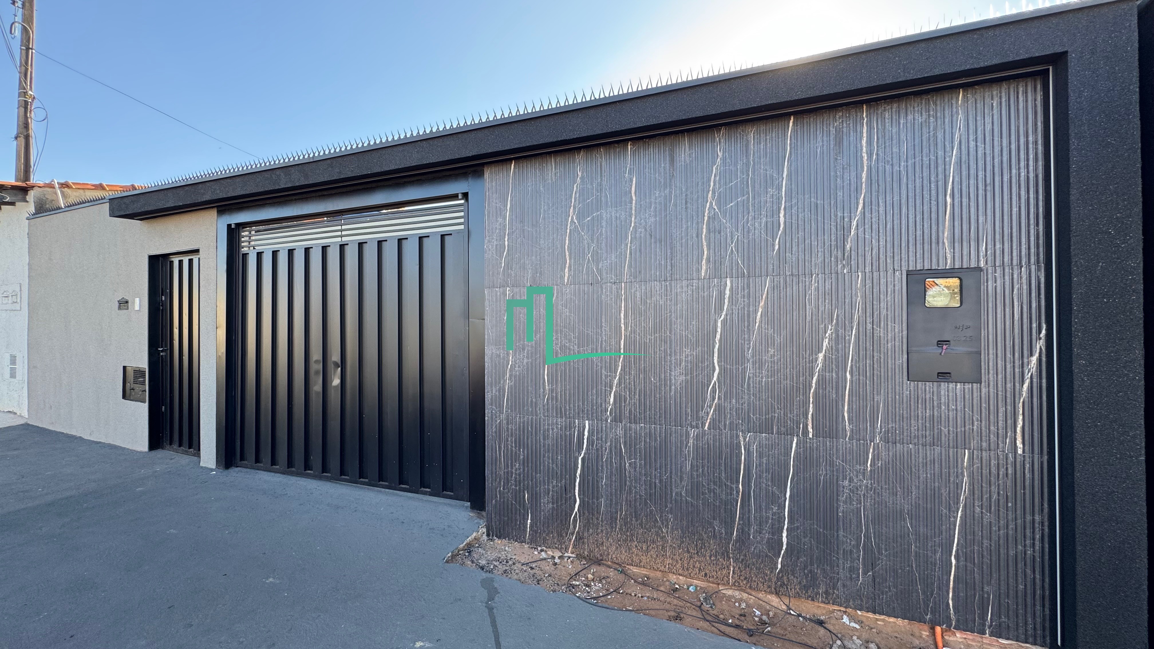 RESIDÊNCIA DISPONIVEL À VENDA NA VILA SÃO SEBASTIÃO EM FRANCA/SP  - 02 dormitórios sendo 01 suite ampla  - Sala ampla co