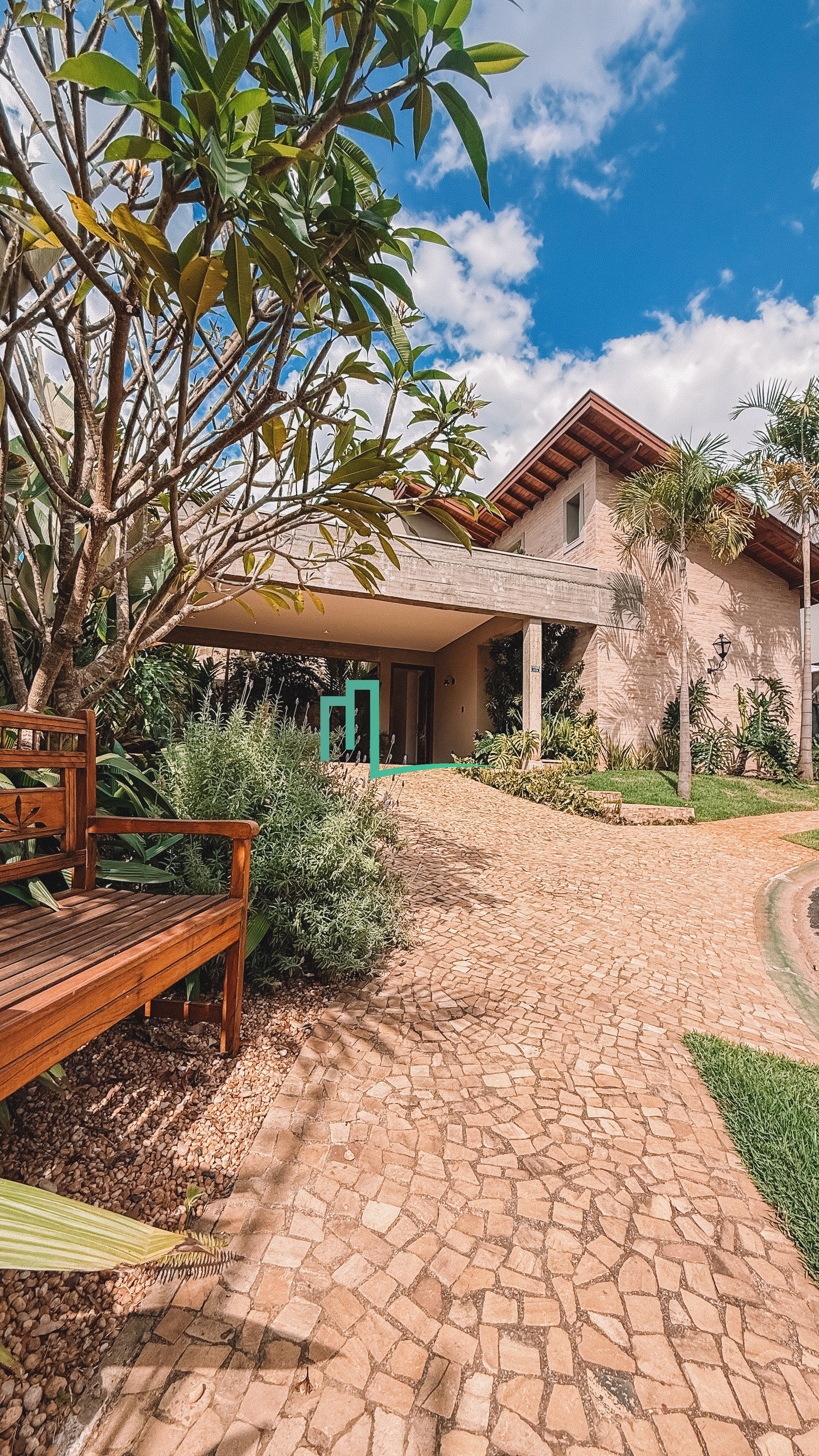 LINDA RESIDÊNCIA DISPONIVEL Á VENDA NO CONDOMINIO VILLA SÃO VICENTE EM FRANCA/SP - 310,54 metros de construção em um lot