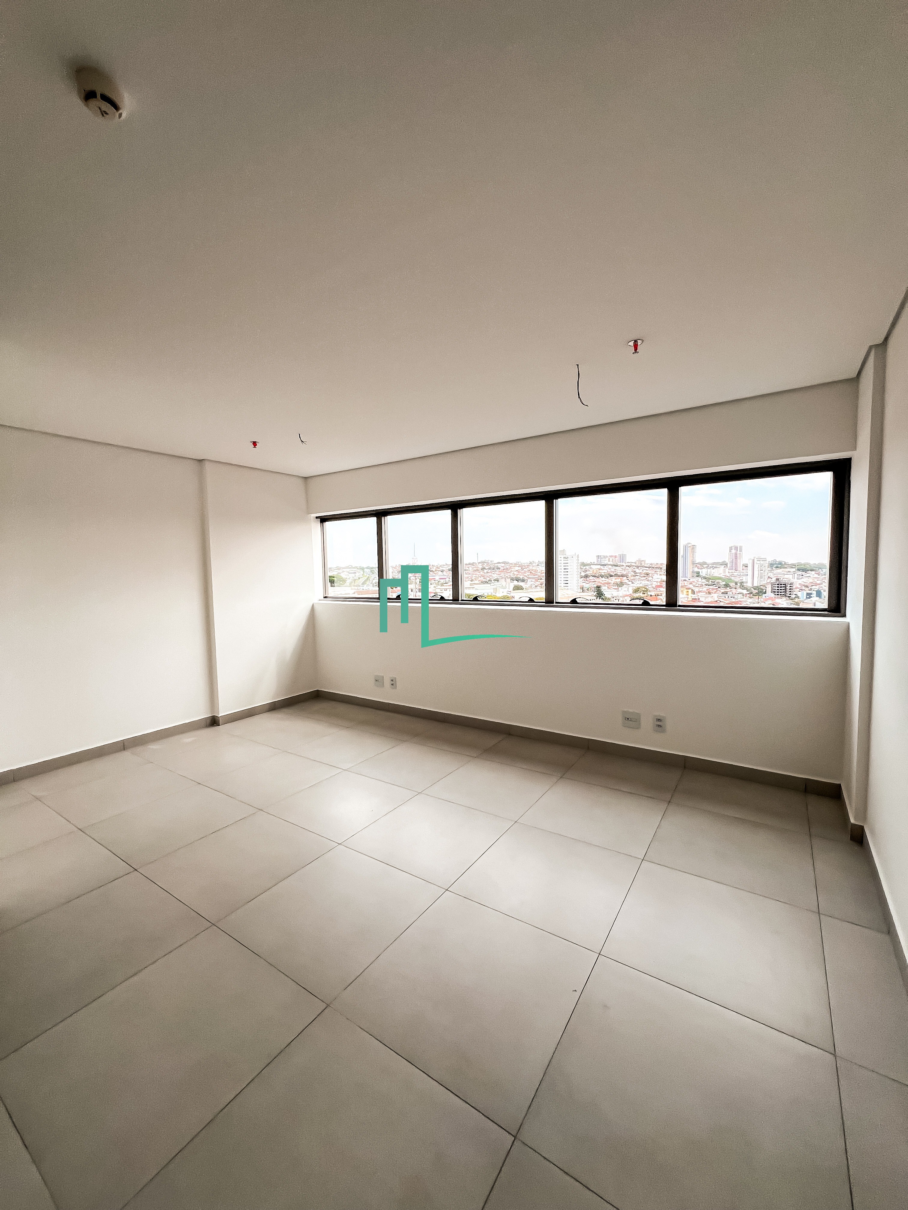 ALUGA-SE SALA COMERCIAL NO EDIFICIO HIGHT BUSINESS EM FRANCA - SP