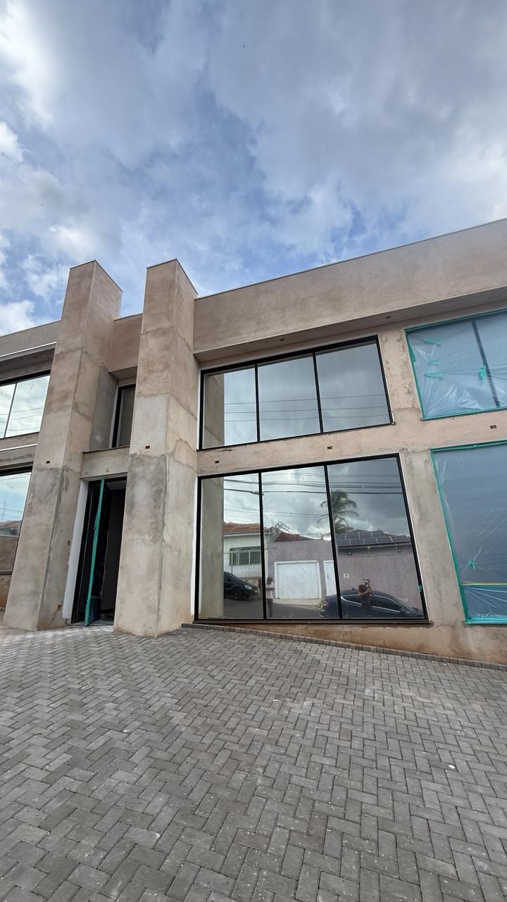 EXELENTE GALPÃO COMERCIAL EM FASES DE CONTRUÇÃO DISPONIVEL PARA LOCAÇÃO NA AVENIDA SÃO VICENTE — foto 3