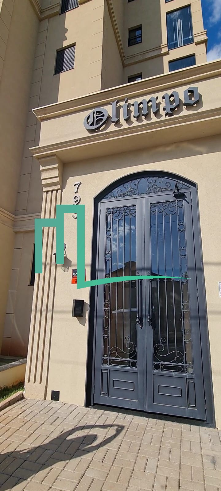 Vende excelente apartamento no Olimpo Residence, com localização privilegiada próximo a Av. Paulo VI, sendo 3 suítes com